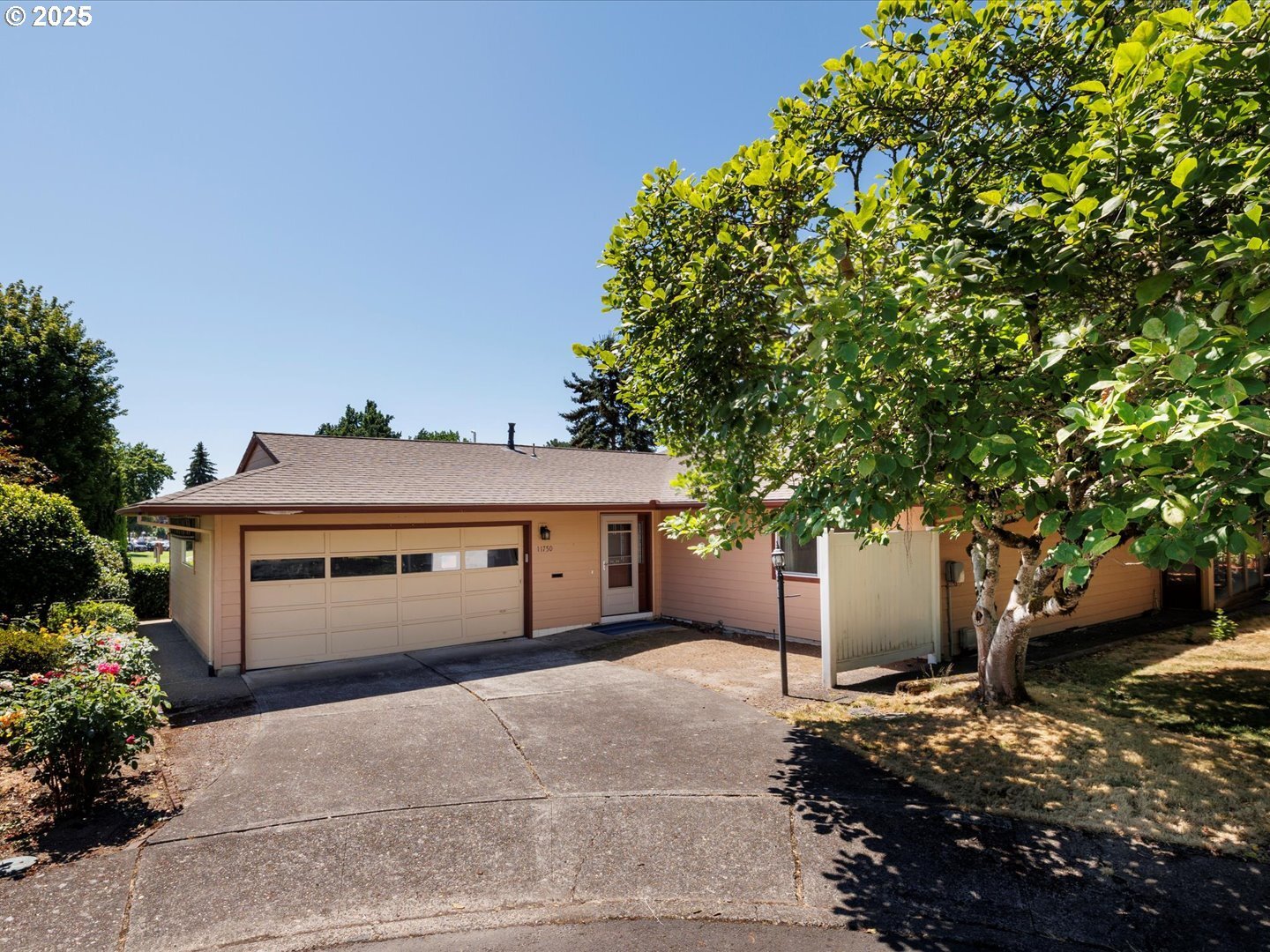 Property Photo: 11750 SW King George Dr OR 97224