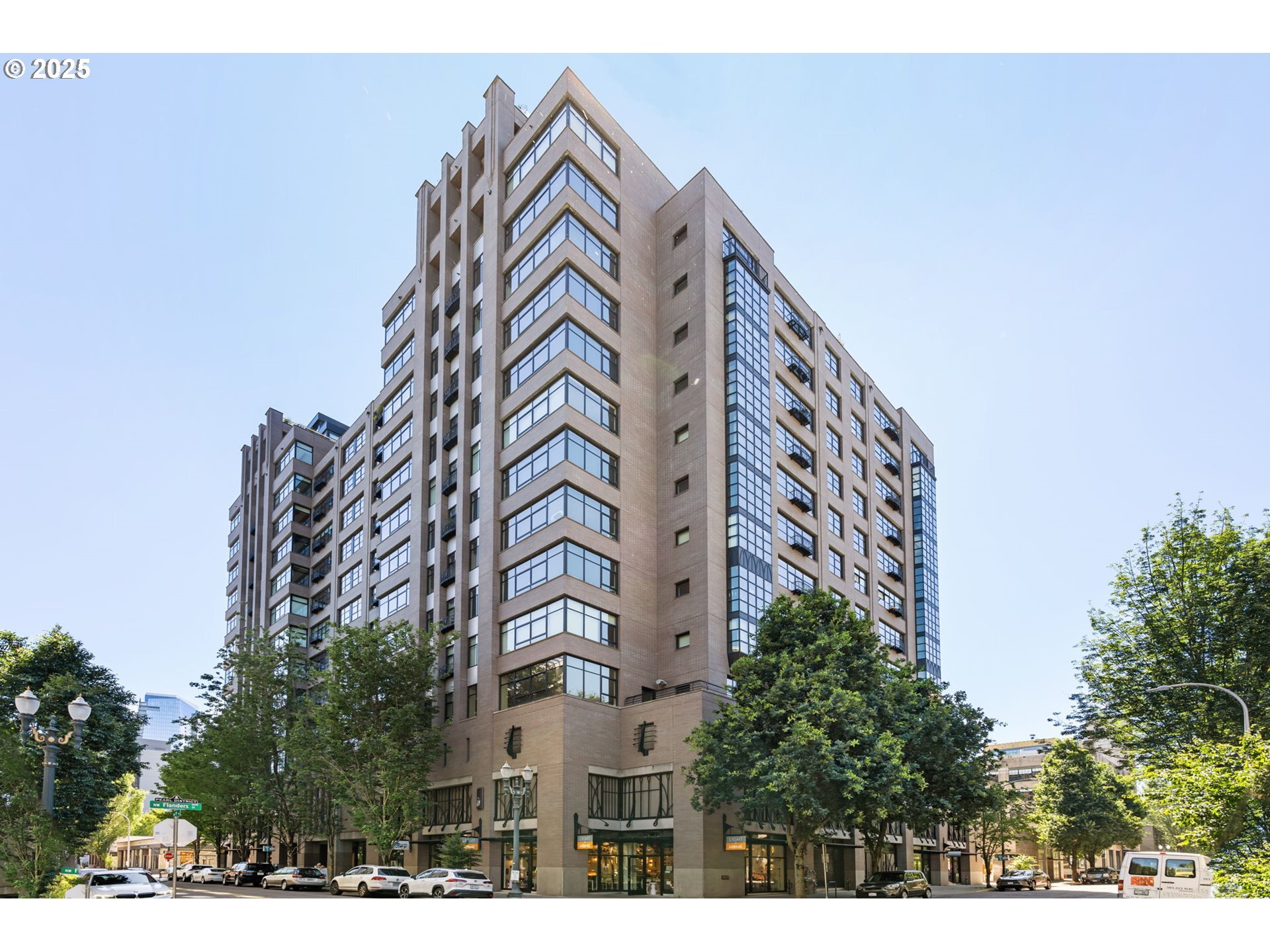 Property Photo: 333 NW 9th Ave 411 OR 97209