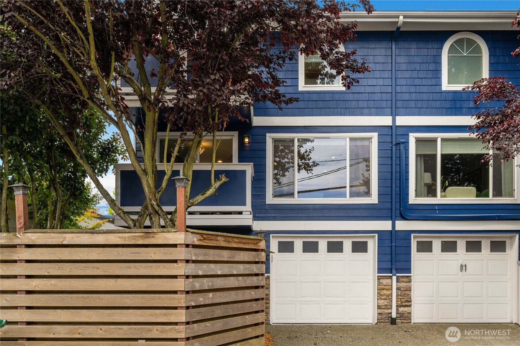 Property Photo: 2344 44th Avenue SW B WA 98116
