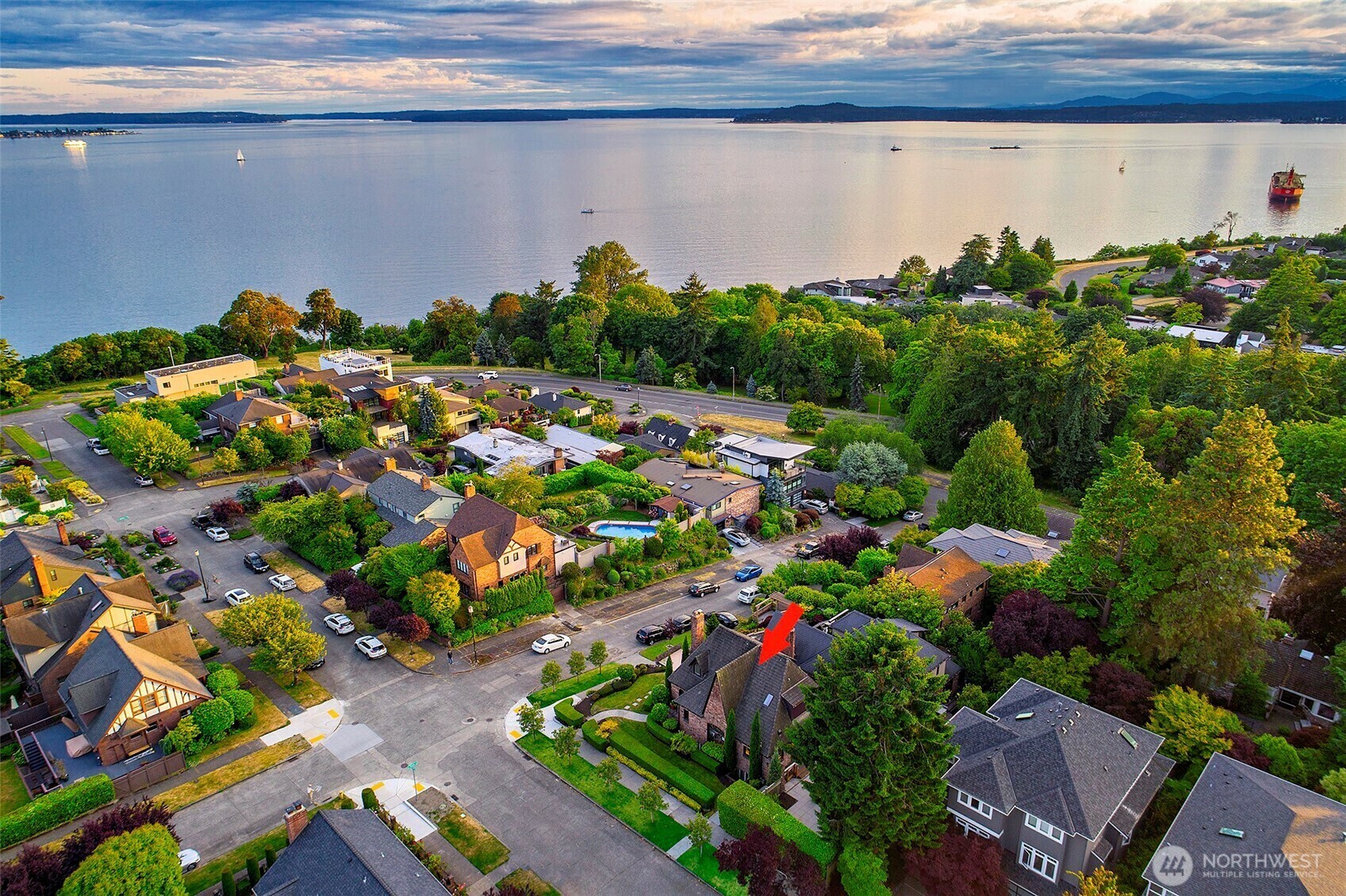 Property Photo: 3000 W Hayes Street WA 98199