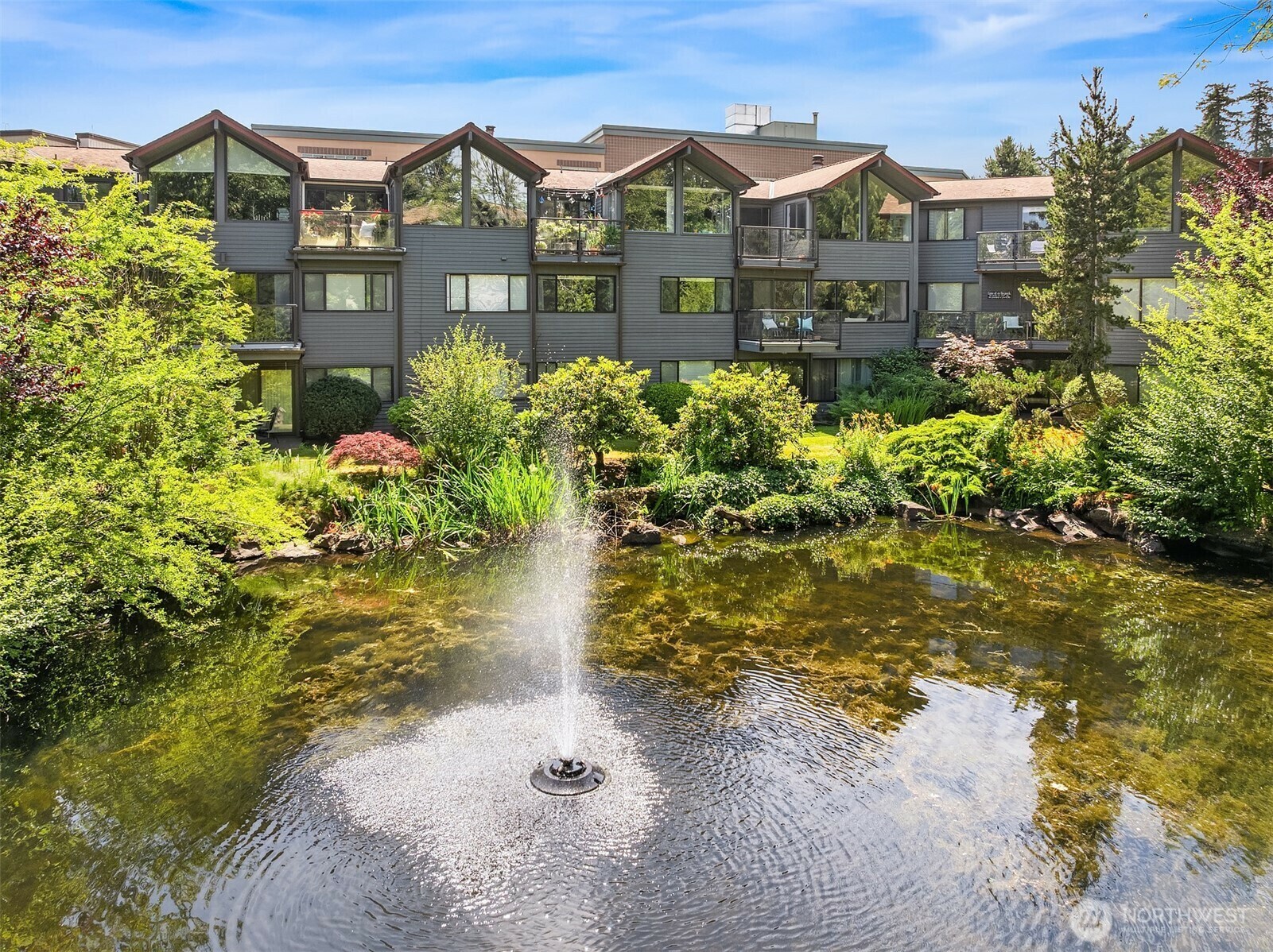 Property Photo: 19428 Aurora Avenue N 427 WA 98133