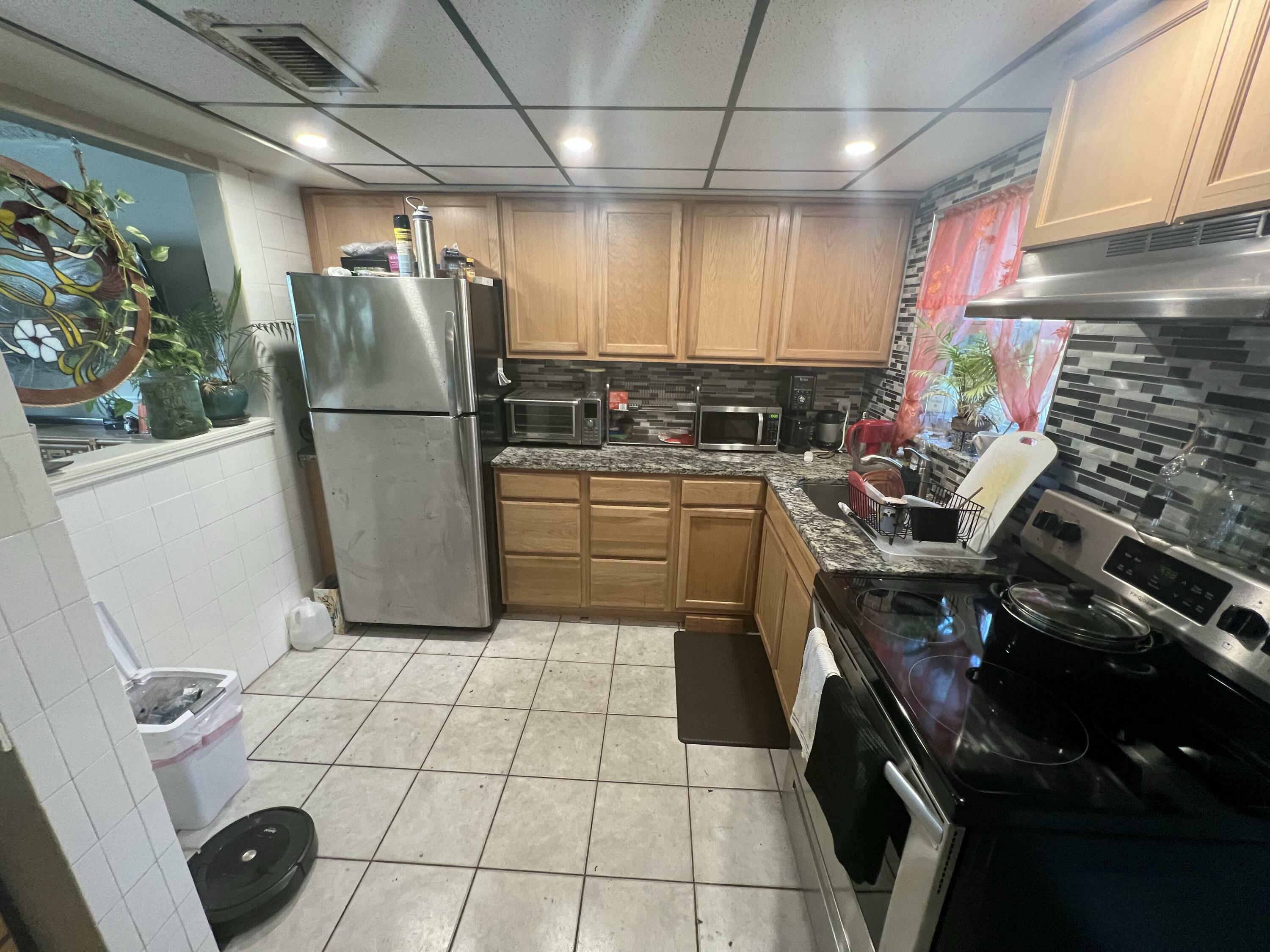 Property Photo: 725 Carolina Avenue FL 33312