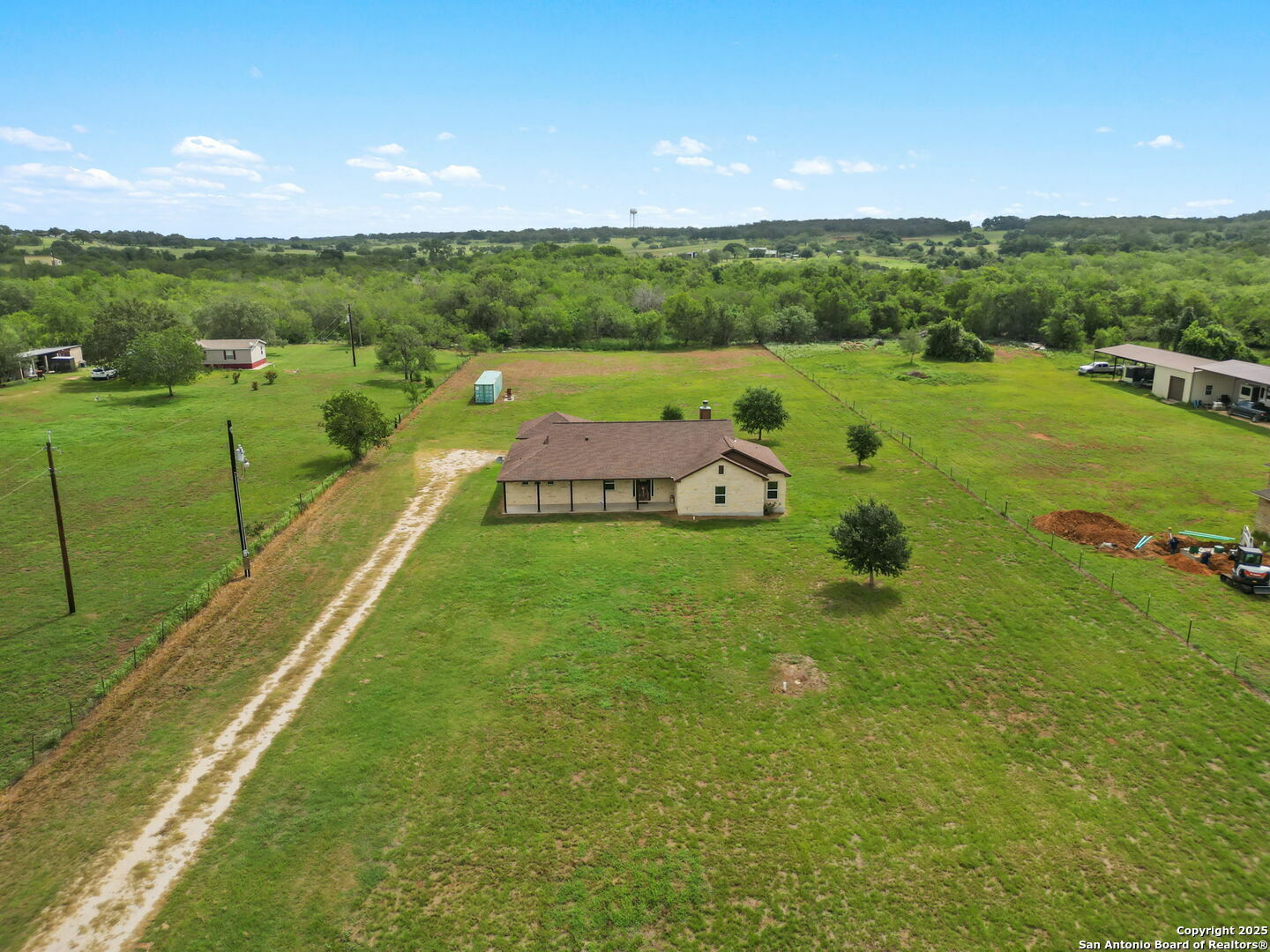 Property Photo: 800 County Road 467 TX 78160