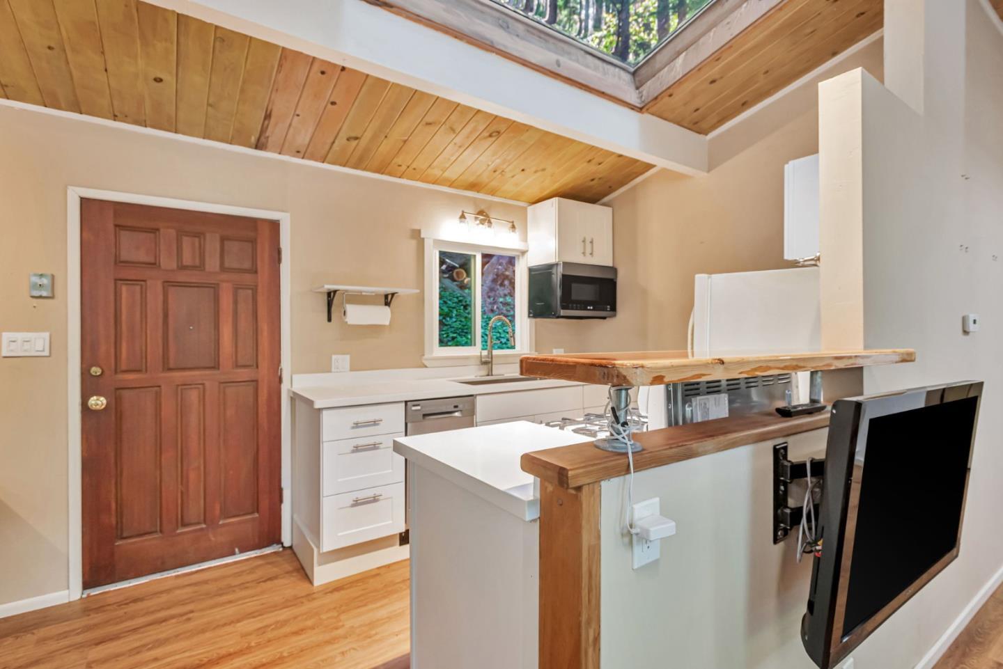 Property Photo: 364 Redwood Avenue CA 94060