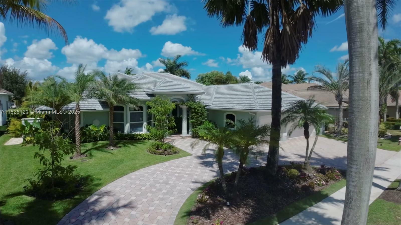 Property Photo: 2493 Poinciana Dr FL 33327