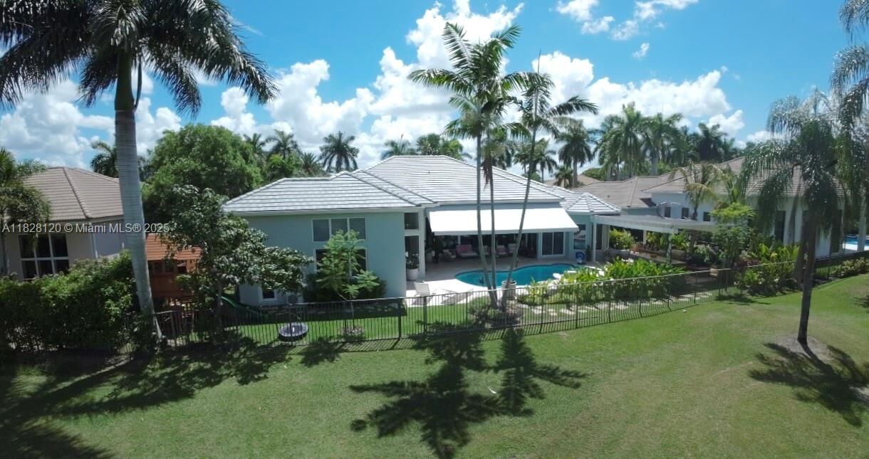 Property Photo:  2493 Poinciana Dr  FL 33327 