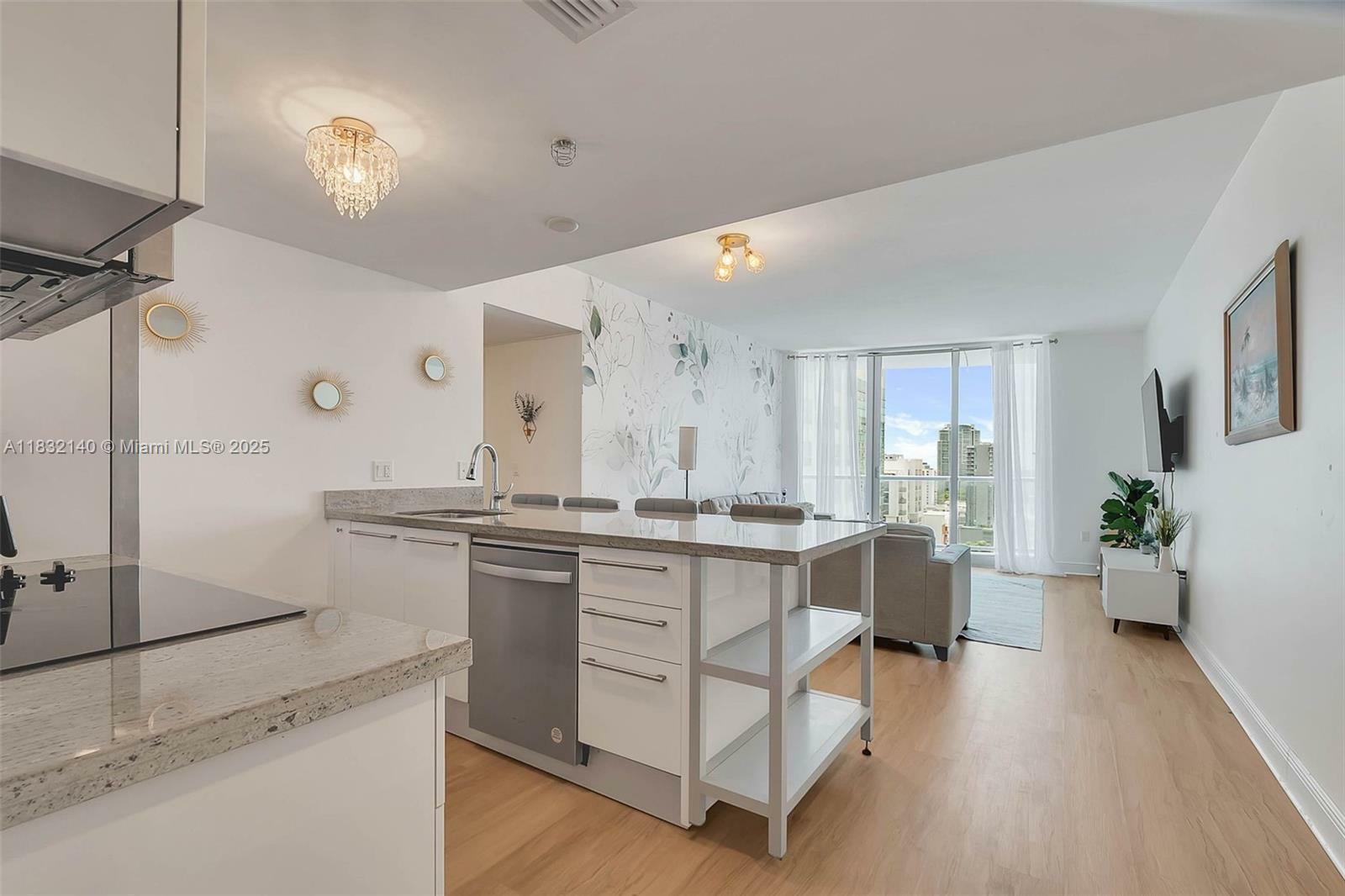 Property Photo: 185 SW 7th St 2204 FL 33130