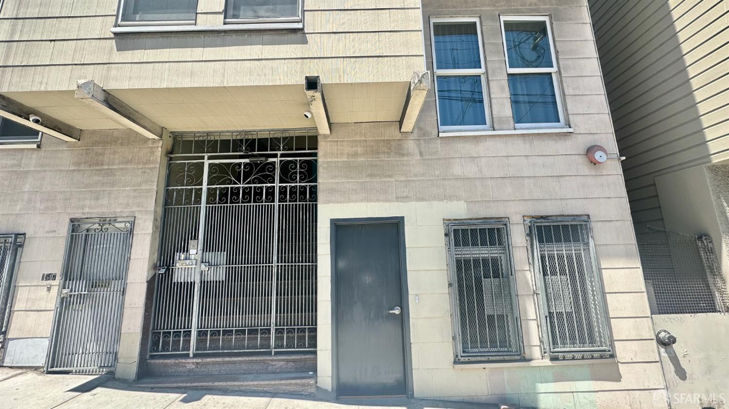 Property Photo: 1553 Leavenworth Street CA 94109