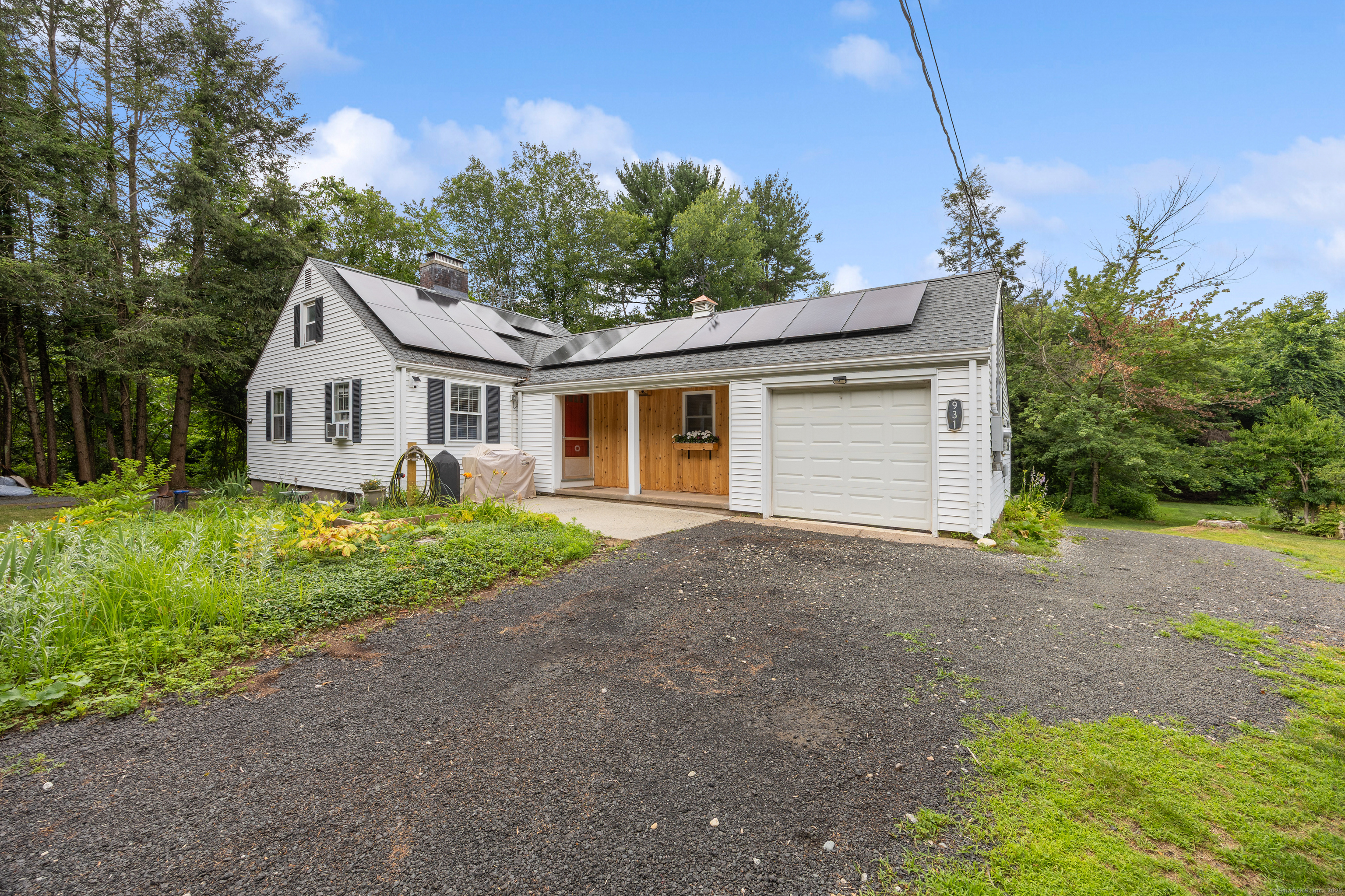 Property Photo: 931 Chestnut Hill Road CT 06073