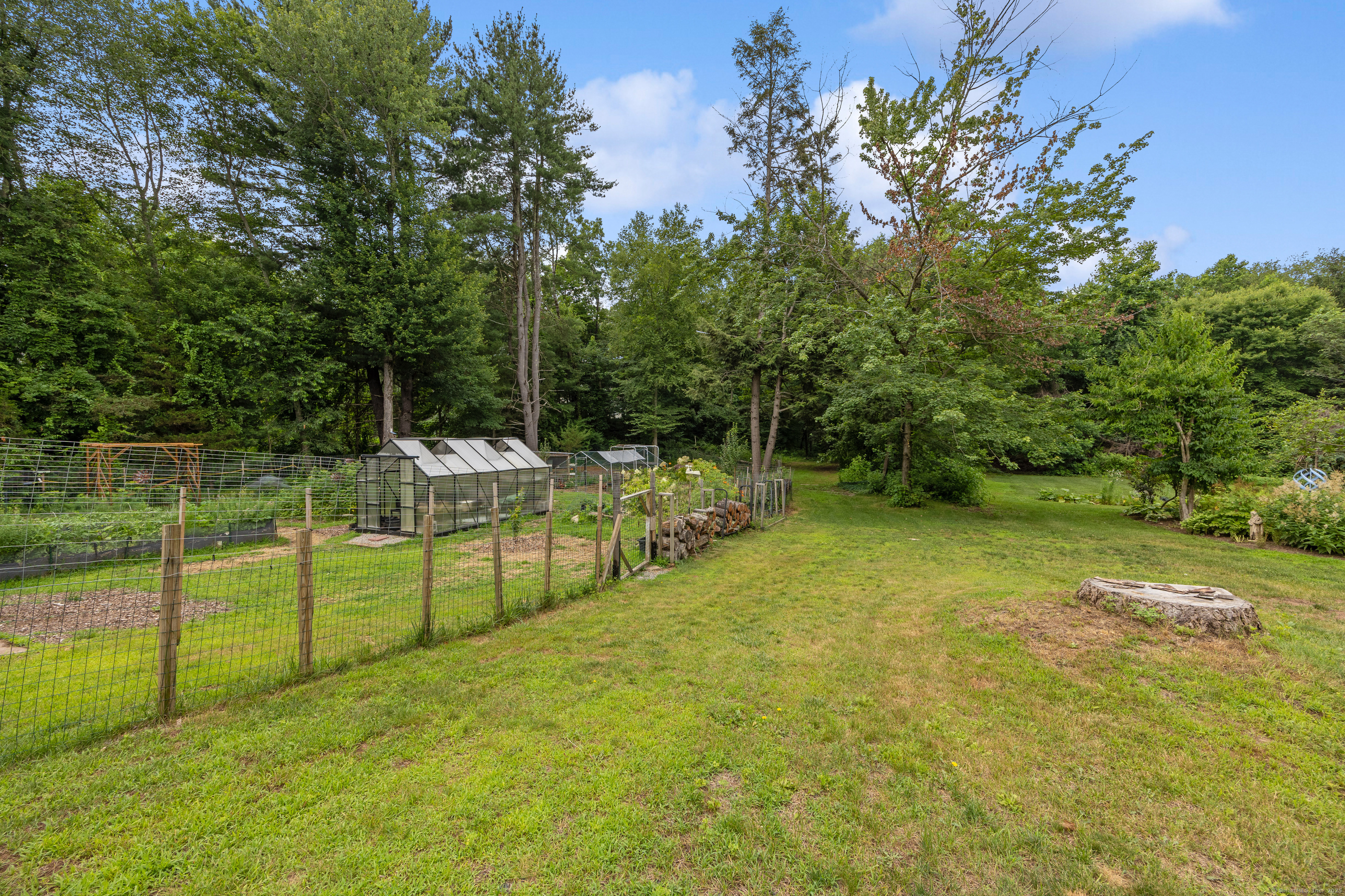 Property Photo:  931 Chestnut Hill Road  CT 06073 