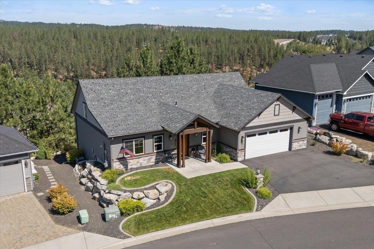 Property Photo: 125 E Sapphire Ln WA 99208