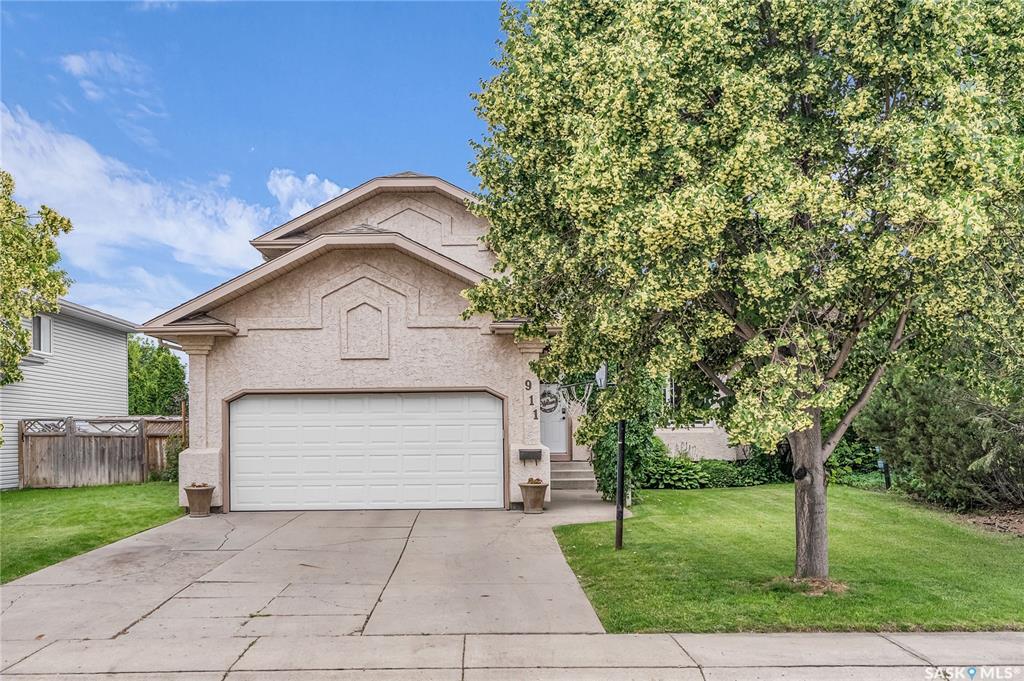 Property Photo: 911 Haslam Crescent SK S7S 1G6