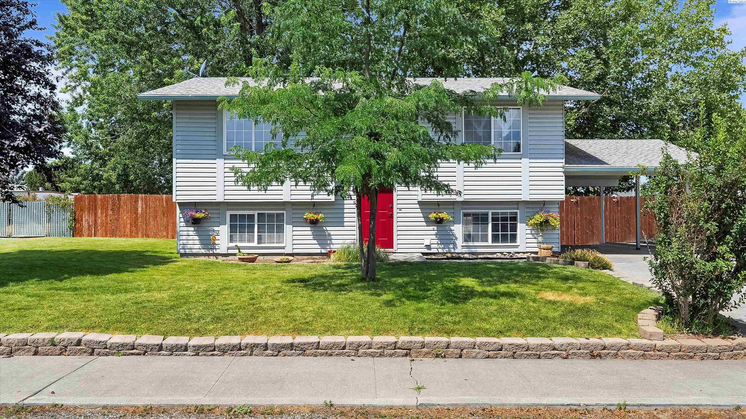 Property Photo: 316 S Quillan St WA 99336