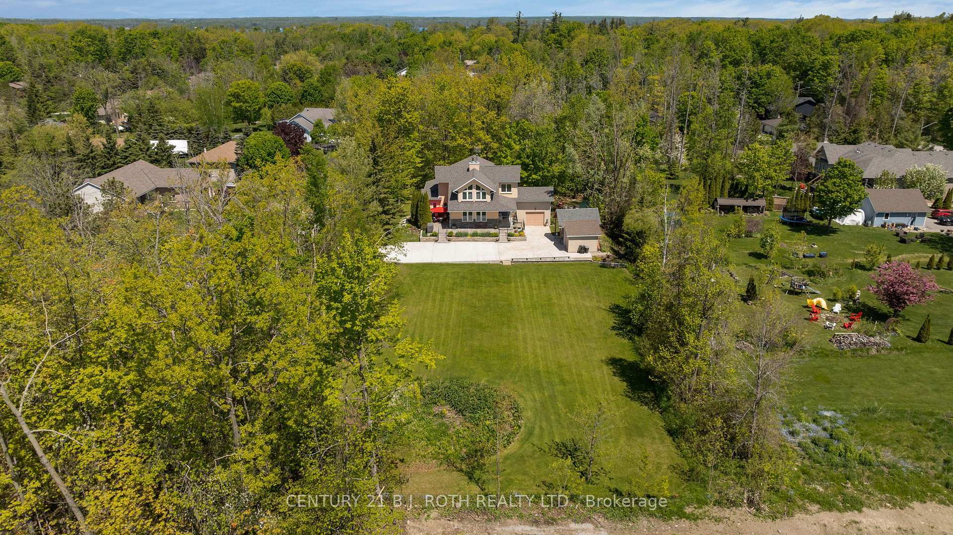 Property Photo: 3809 East Street ON L9S 2L9