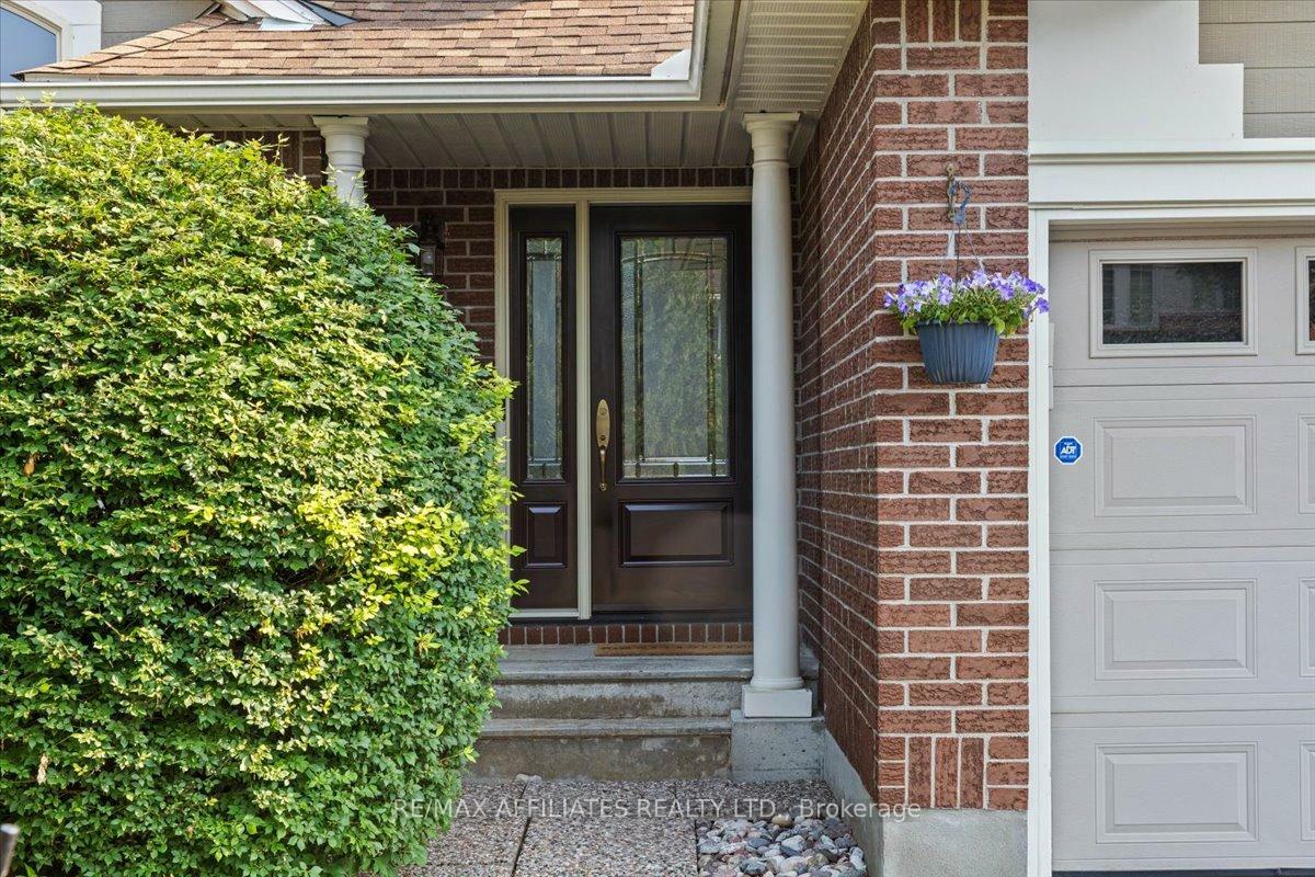Photo de la propriété: 1713 Autumn Ridge Drive ON K1C 6Y6