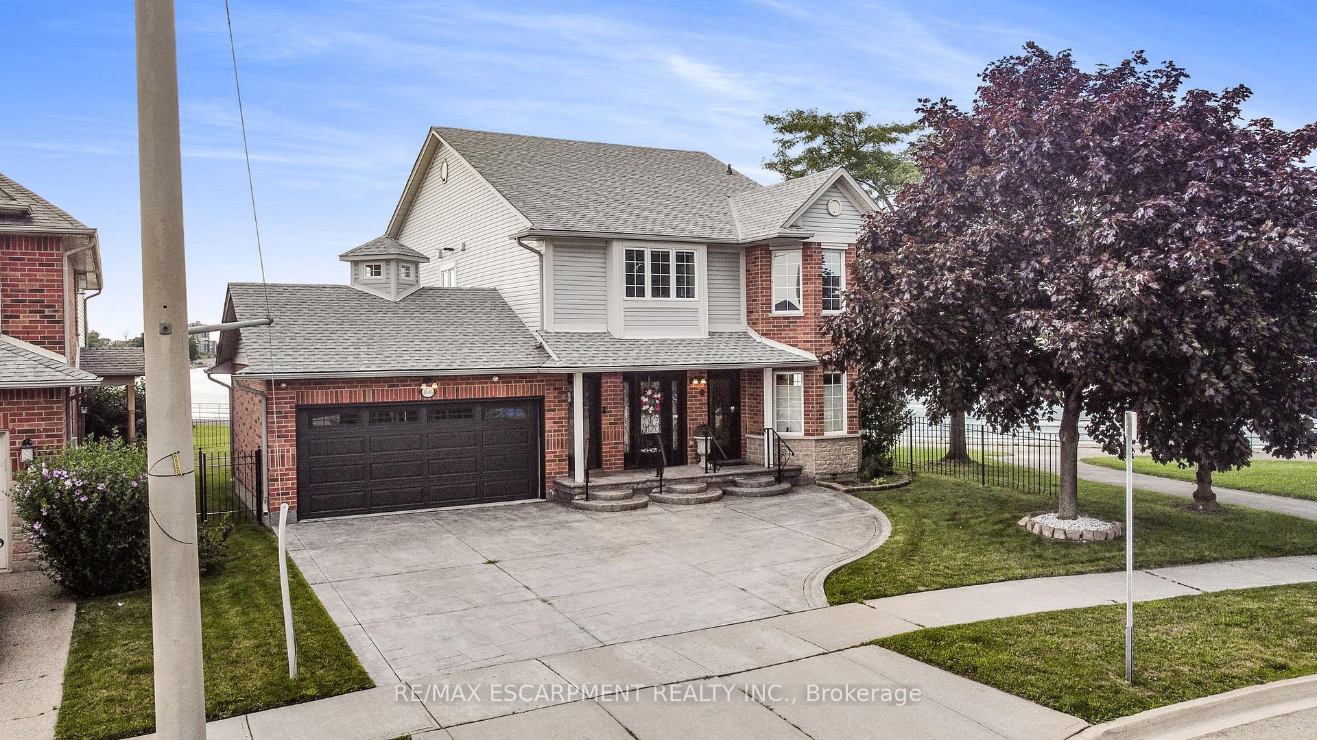 Photo de la propriété: 491-493 Dewitt Road ON L8E 5W8