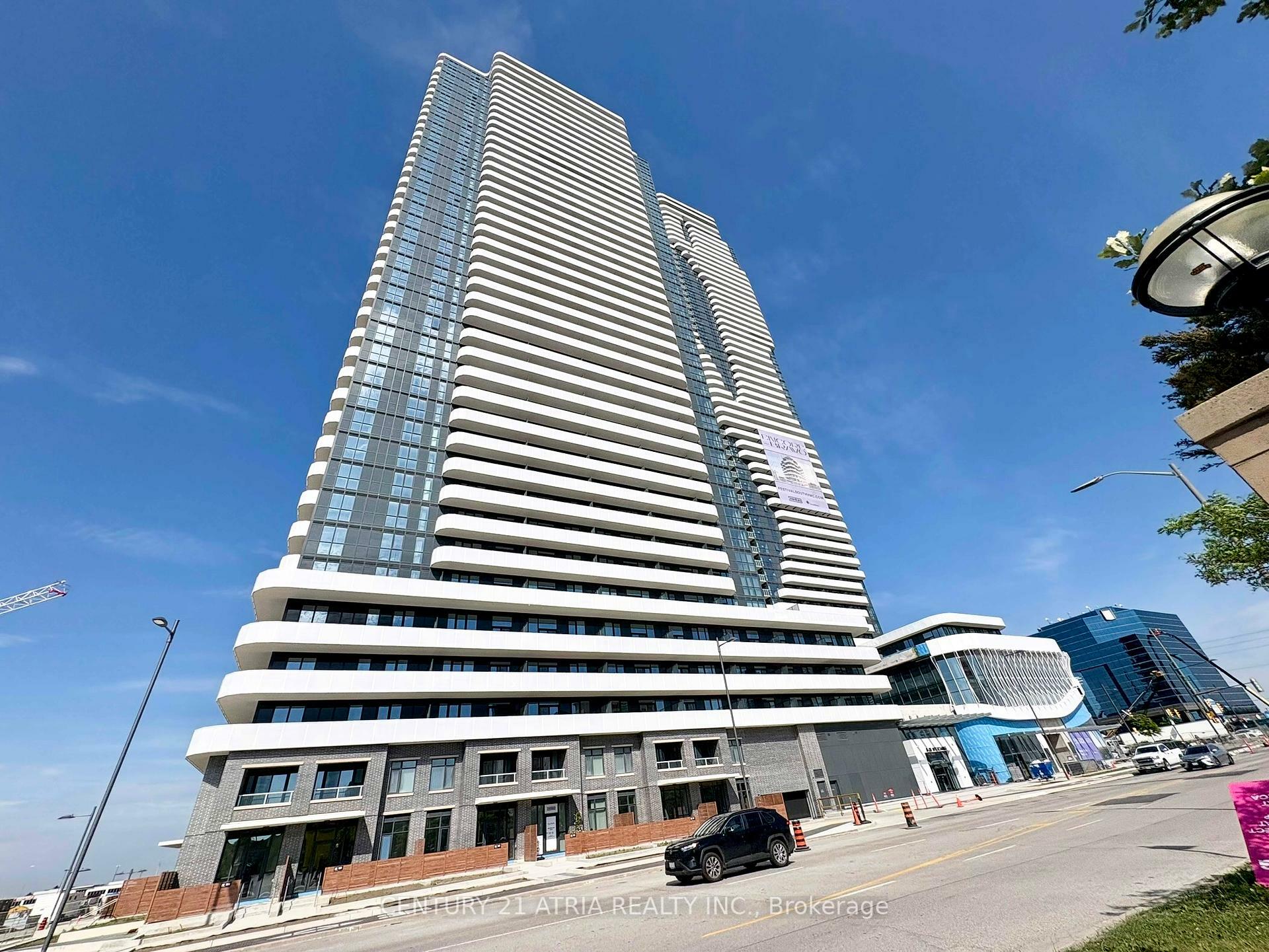 Property Photo: 28 Interchange Way N/A 805 ON L4K 0P8