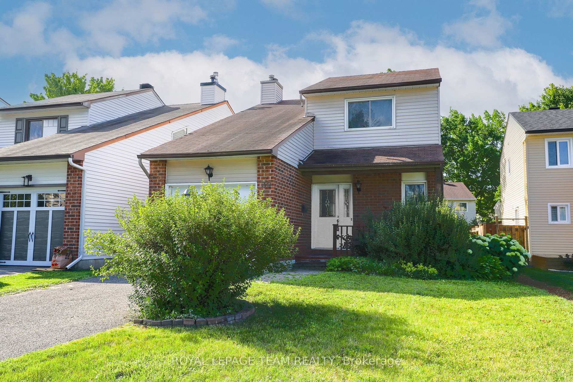 Property Photo: 39 Benlark Road ON K2J 2L5