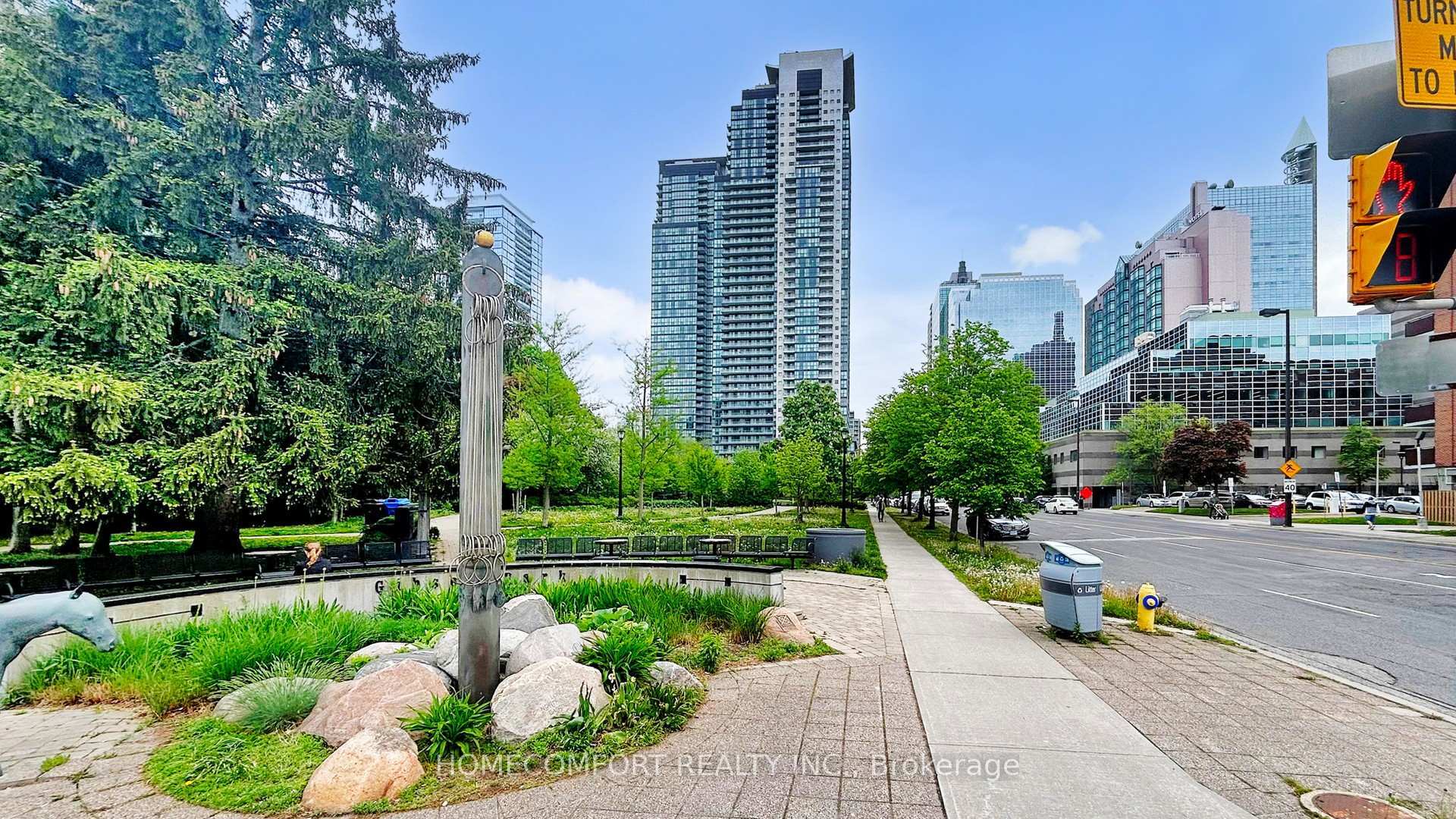 Property Photo: 5162 Yonge Street 2909 ON M2N 0E9