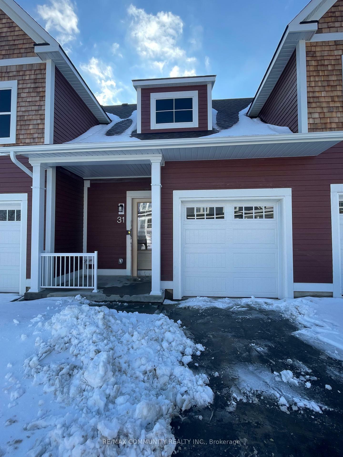 Property Photo: 31 Discovery Trail 166 ON L4R 0H3