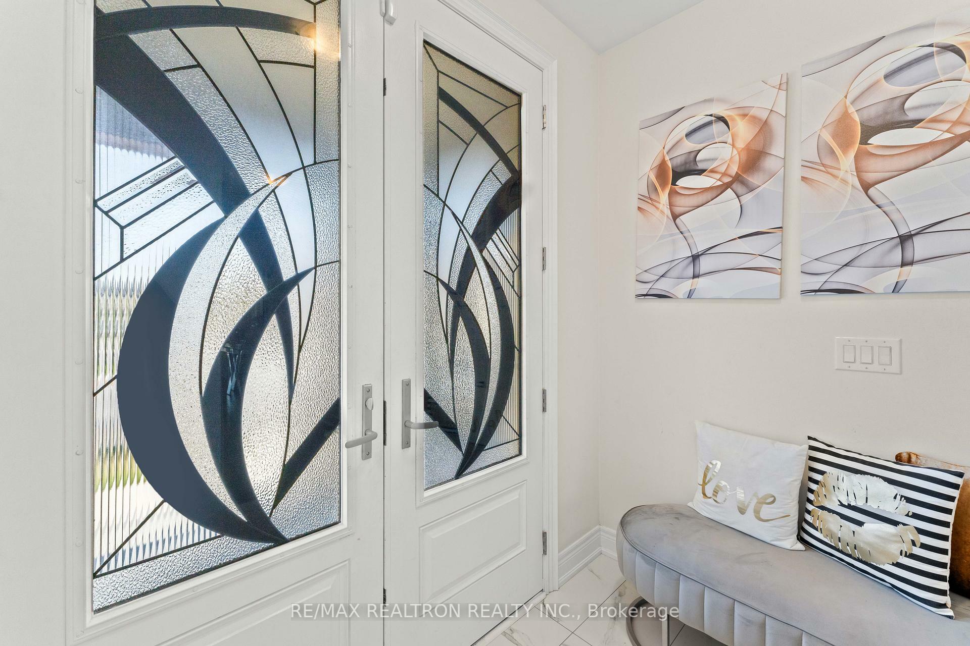 Photo de la propriété: 2657 Sapphire Drive ON L1X 0G6