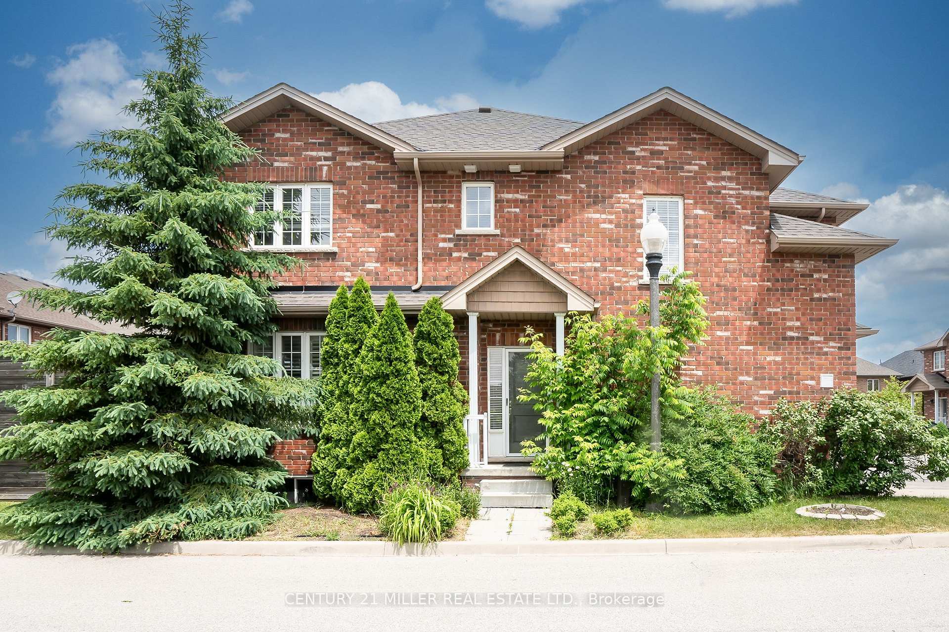 Property Photo: 45 Seabreeze Crescent 19 ON L8E 5C8
