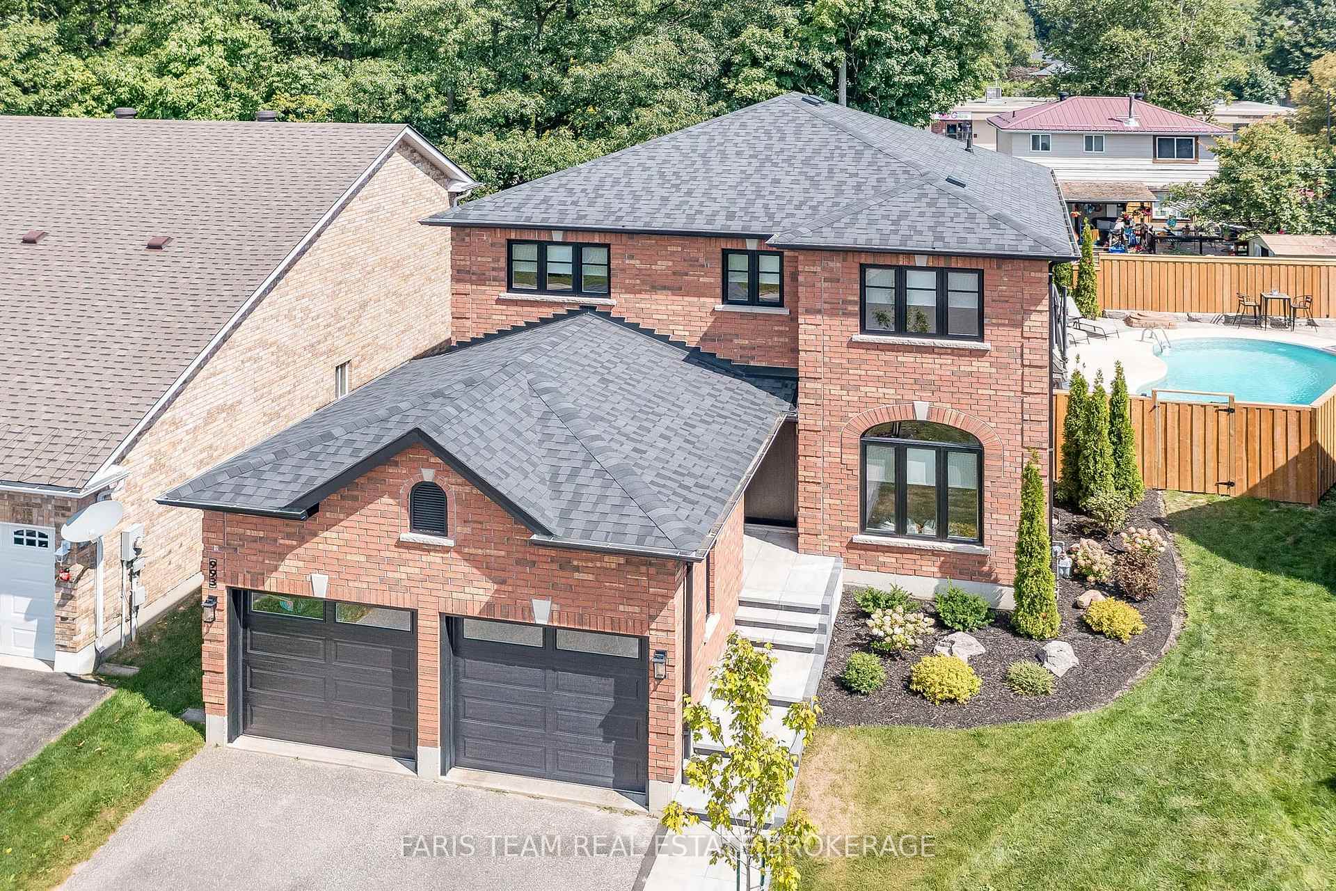993 Whitney Crescent  Midland ON L4R 5N3 photo