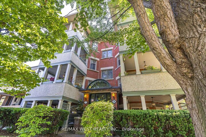 9A Humewood Drive — photo 1