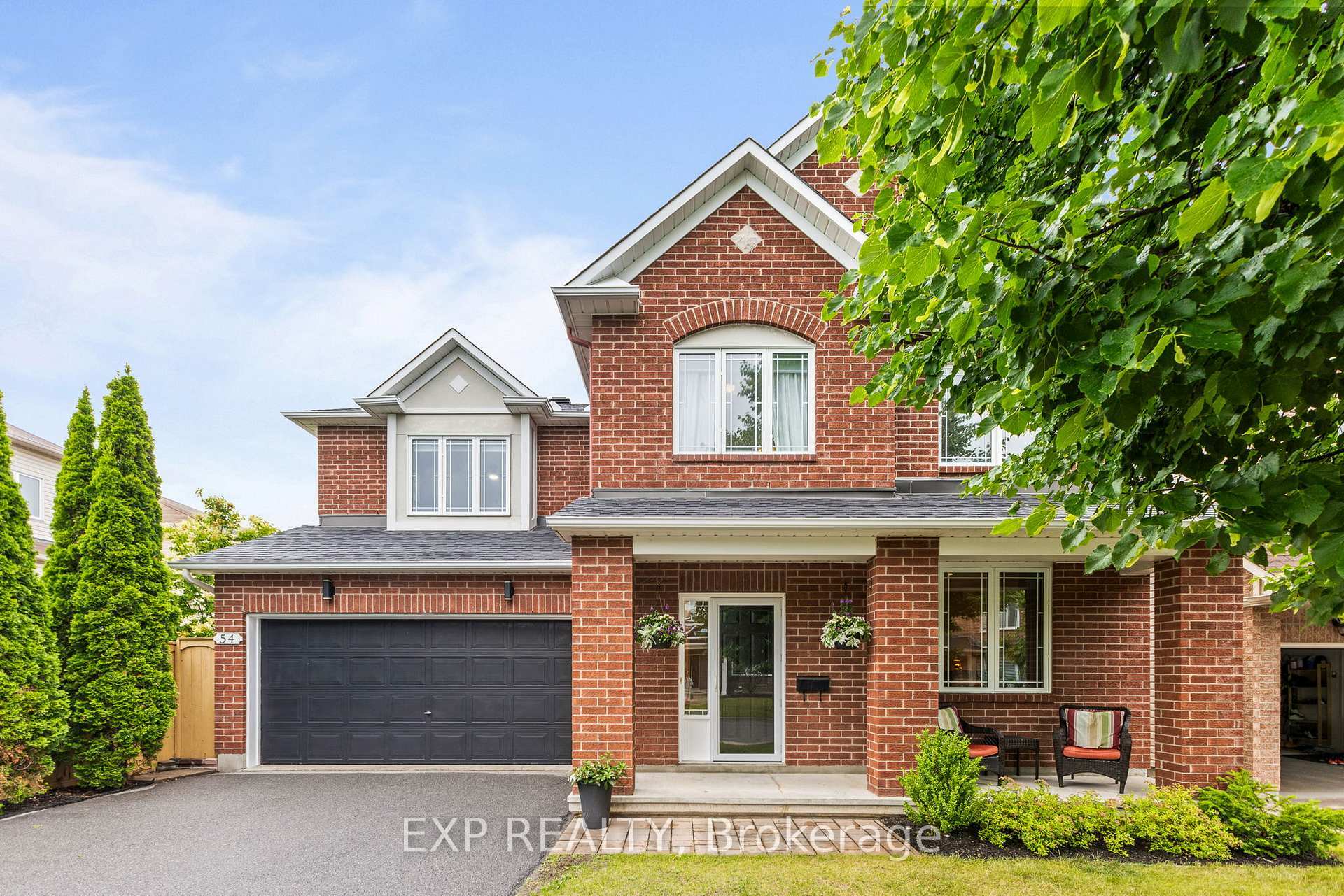 Property Photo: 54 Huntcliff Place ON K2G 6Z9