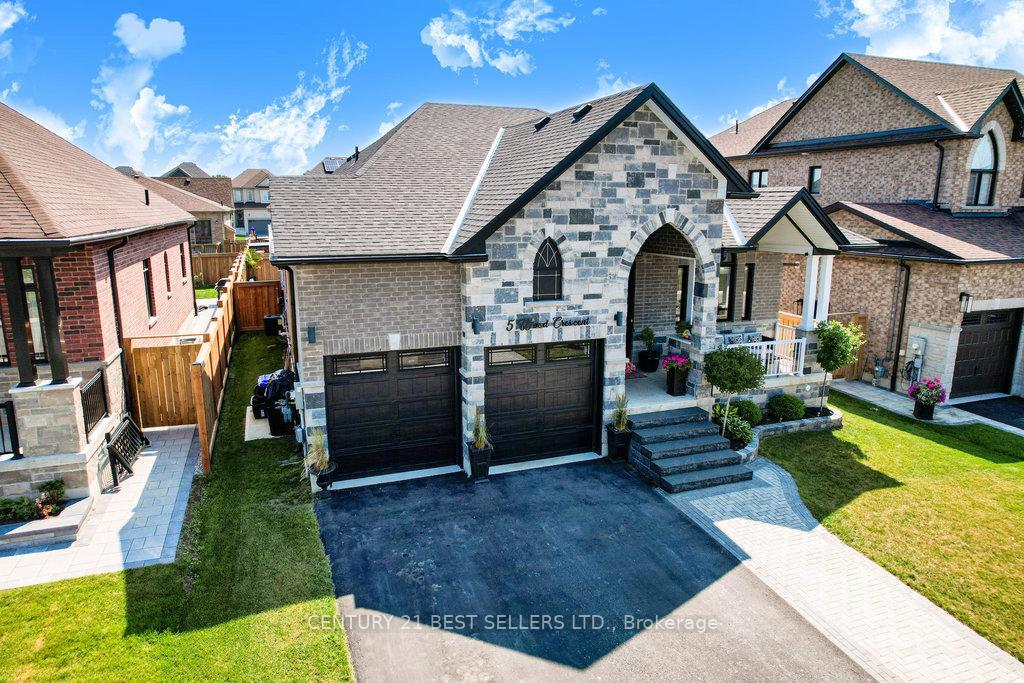 Property Photo: 5 Wood Crescent ON L0M 1B5