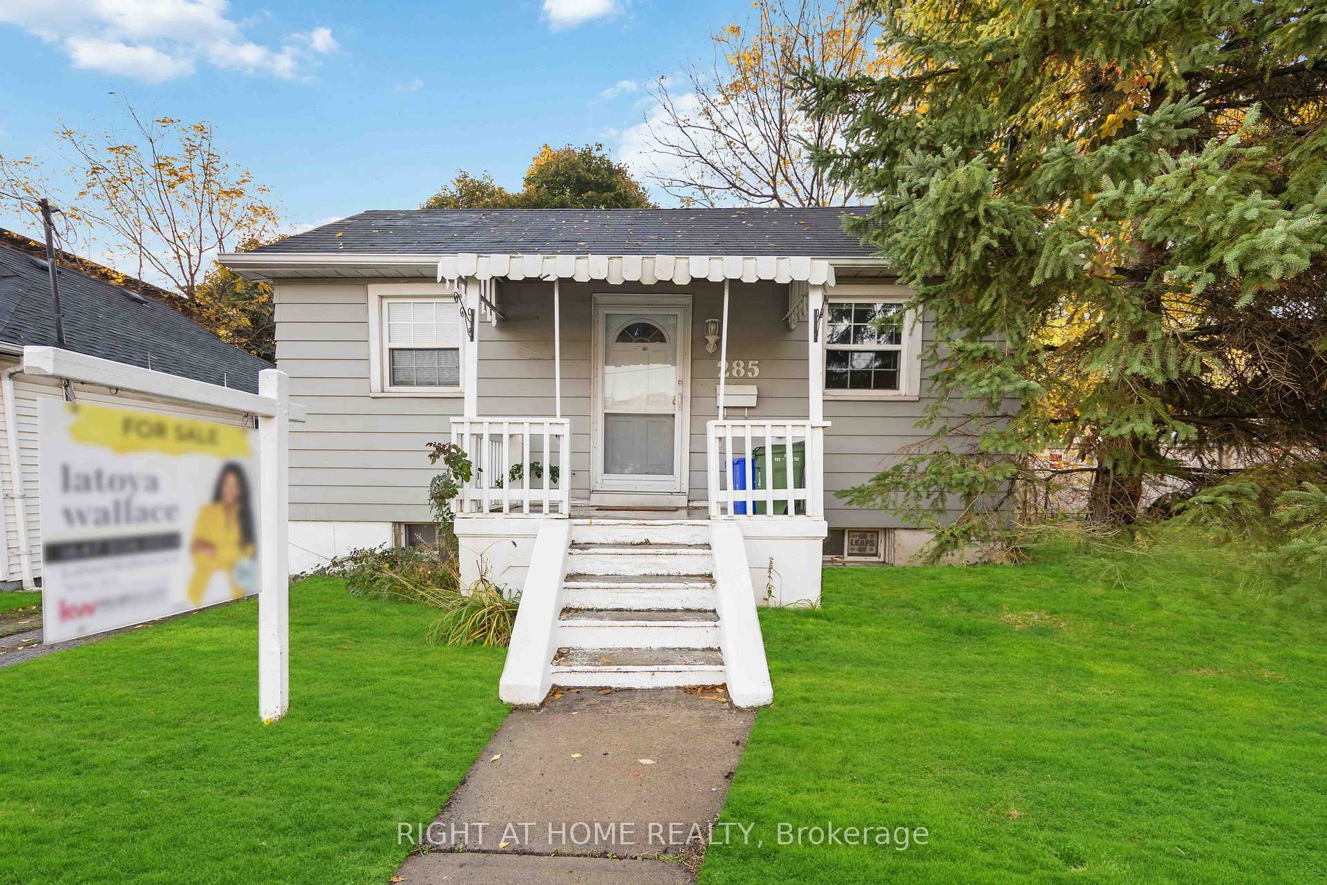 Property Photo: 285 Olive Avenue ON L1H 2P5