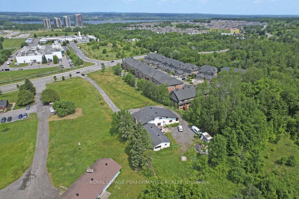 Photo de la propriété: 1016 Old Montreal Road ON K4A 3N2