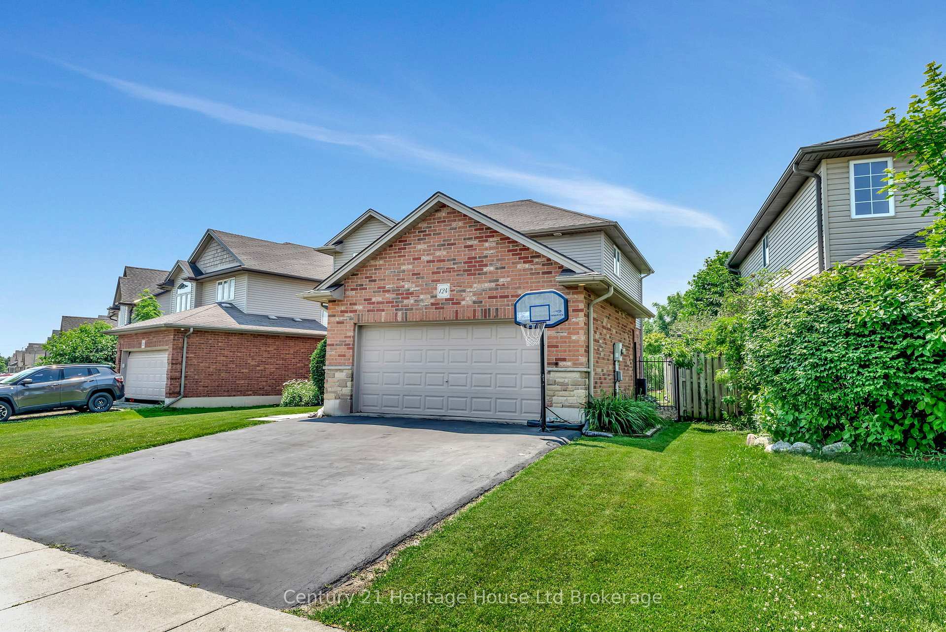 Property Photo: 124 Cardinal Drive ON N4T 0A1
