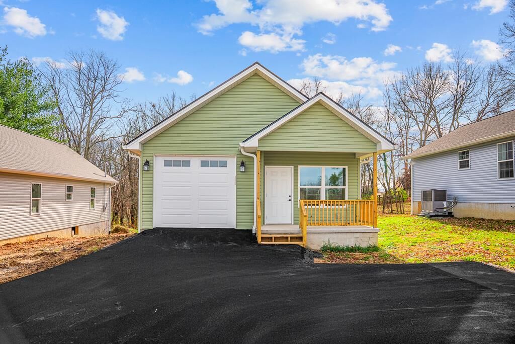 Property Photo:  356 Dayton Avenue  TN 38555 