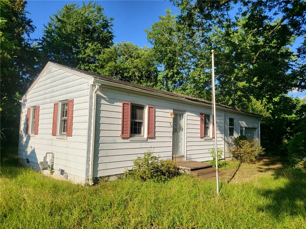 Property Photo:  122 Longhill Road  VA 23185 