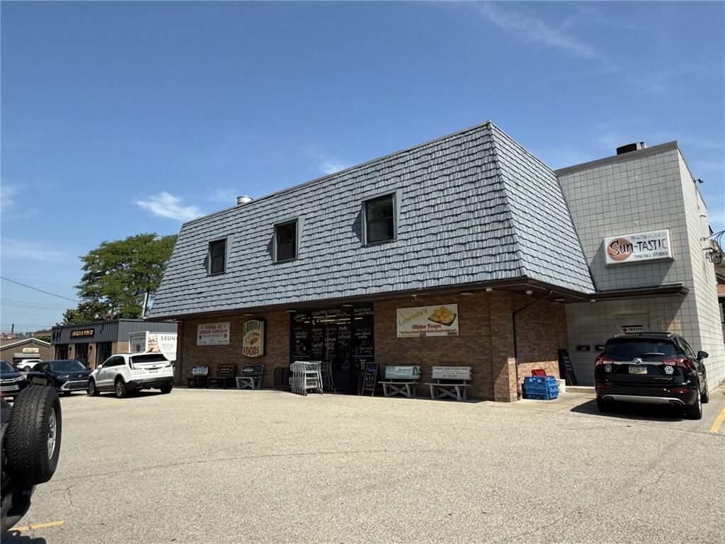 Property Photo: 605 Freeport Road PA 15215