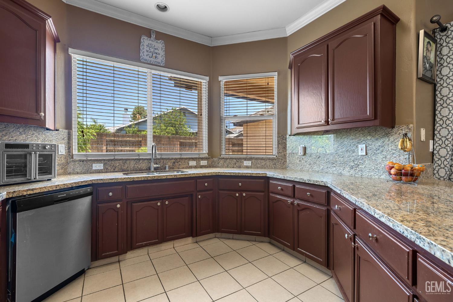 Property Photo:  2802 Silver Shore Lane  CA 93313 