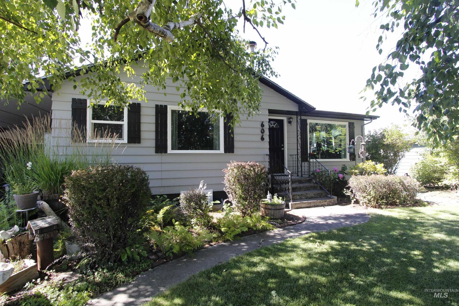 Property Photo:  606 Burrell Dr  ID 83501 
