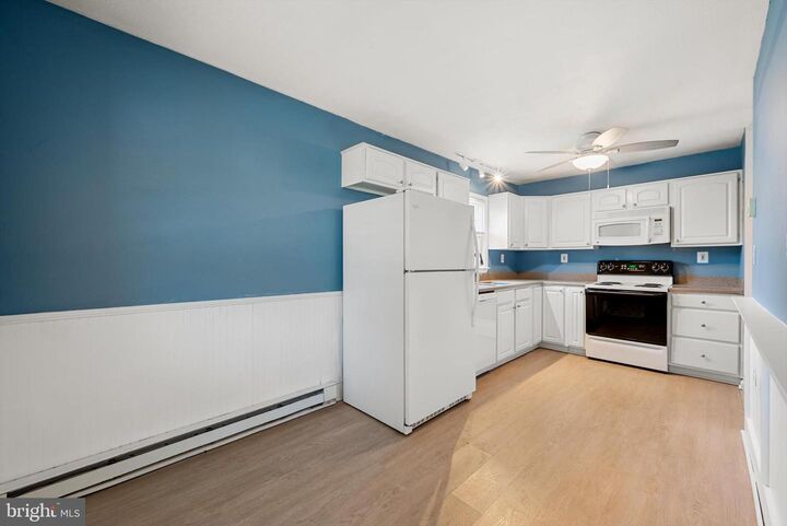 Property Photo: 211 Catoctin Circle NE VA 20176