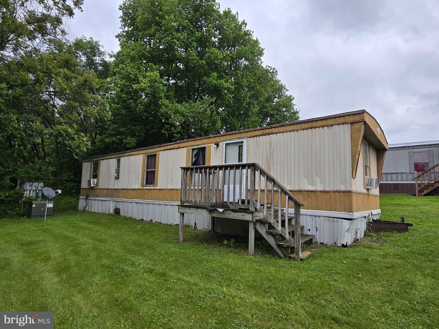 Property Photo: 5210 W Central Avenue WV 25422