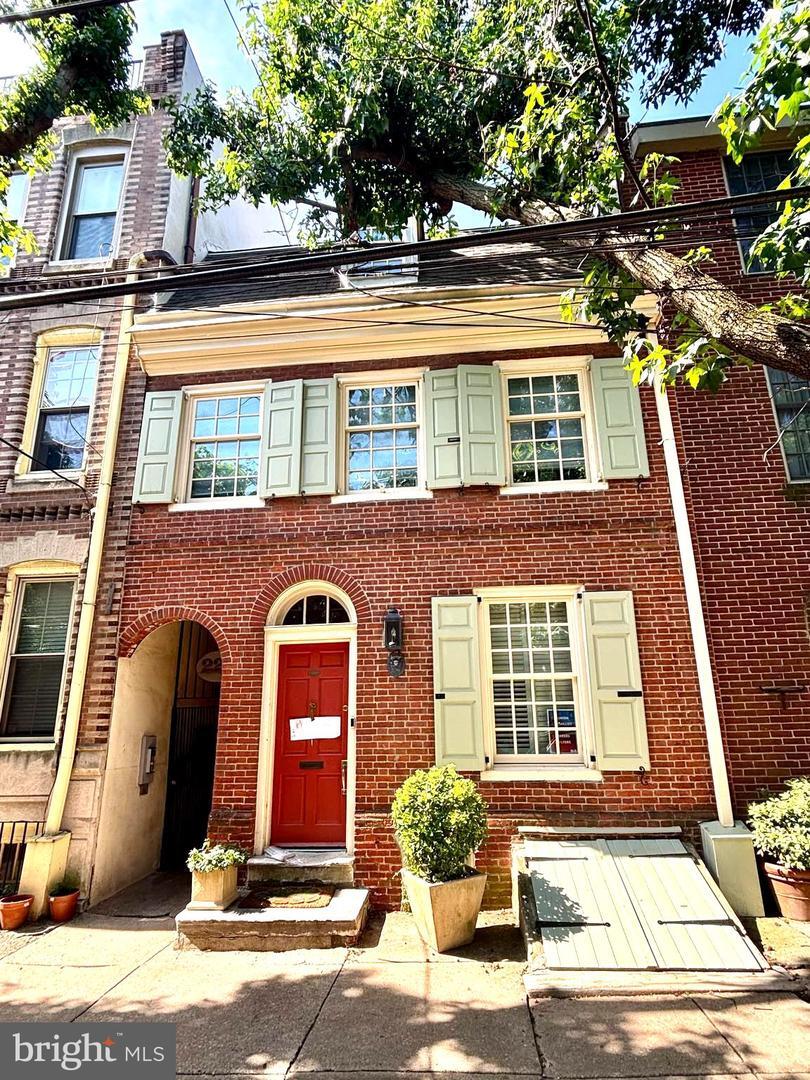 226 Monroe Street C  Philadelphia PA 19147 photo