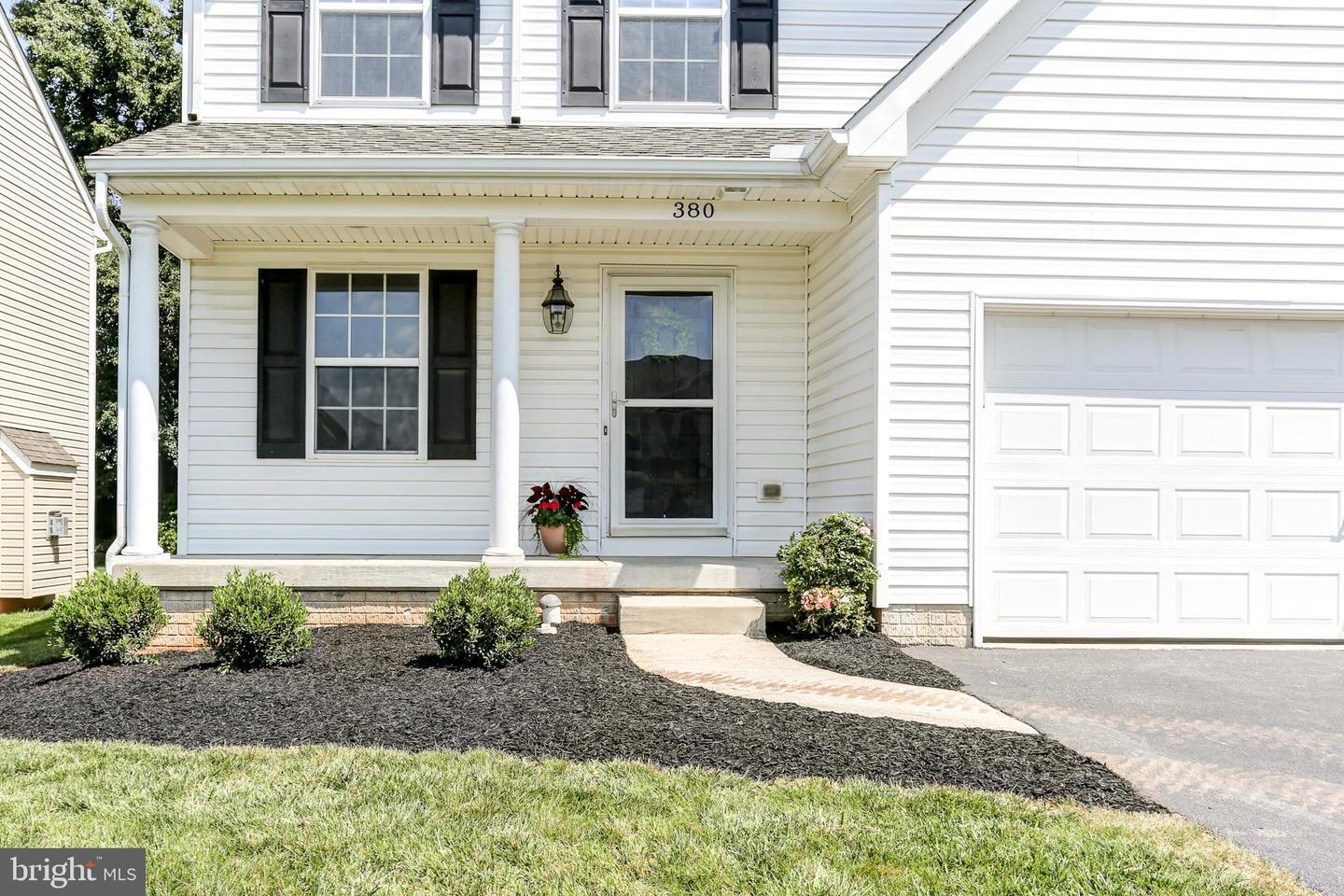 Property Photo: 380 Sunbury Way PA 17356