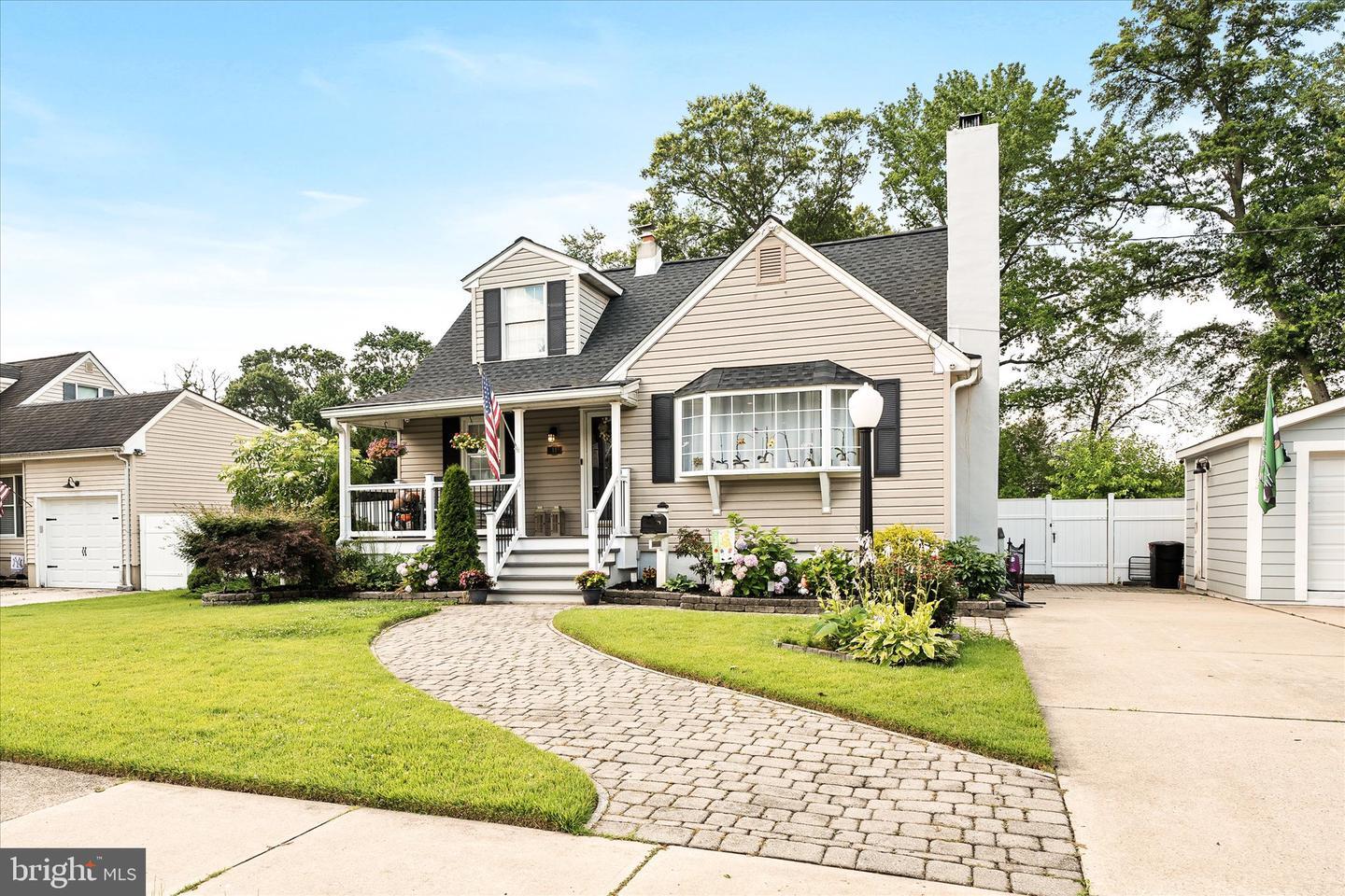 Property Photo:  11 Kendall Road  NJ 08690 