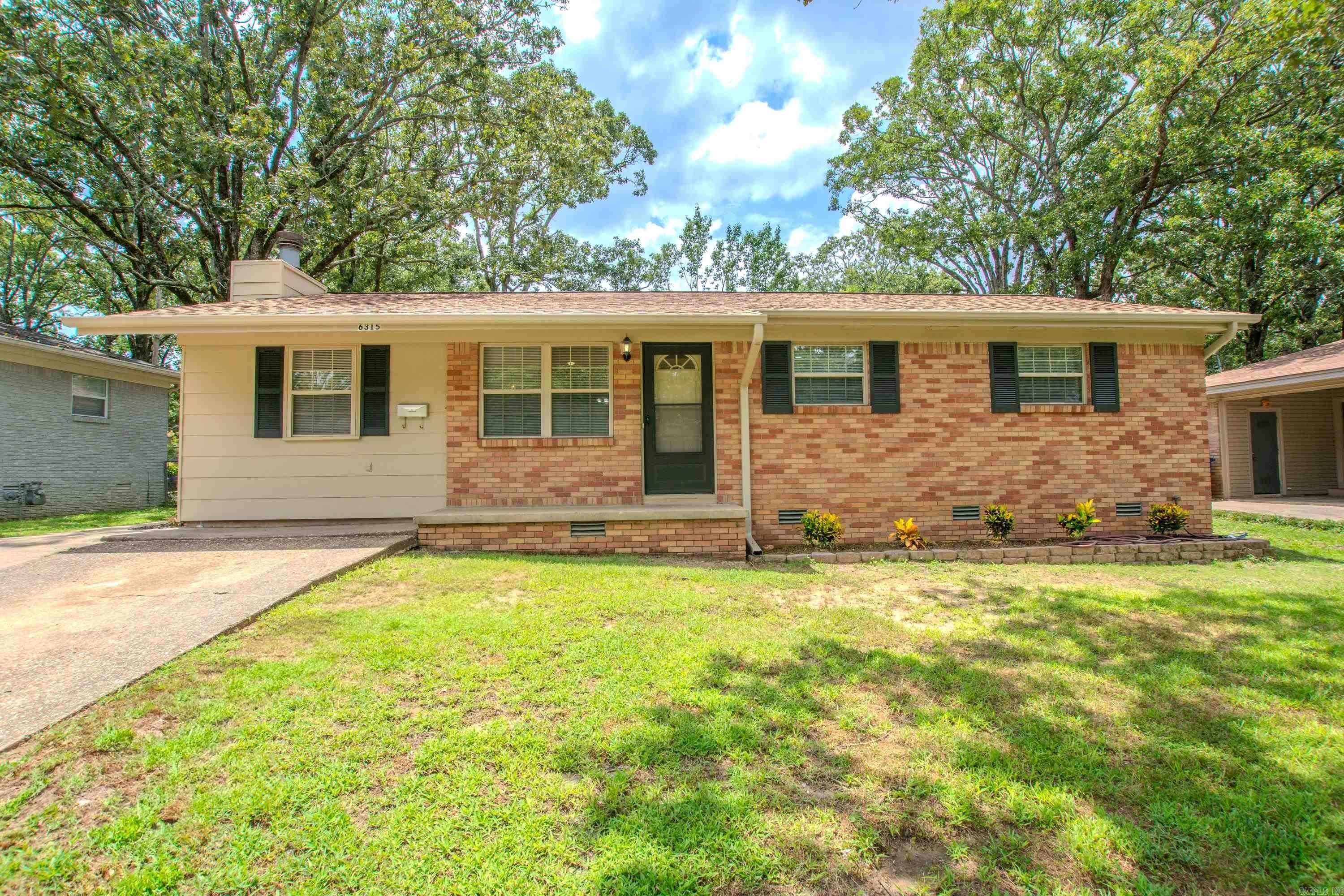 Property Photo: 6315 Chippewa Dr AR 72116