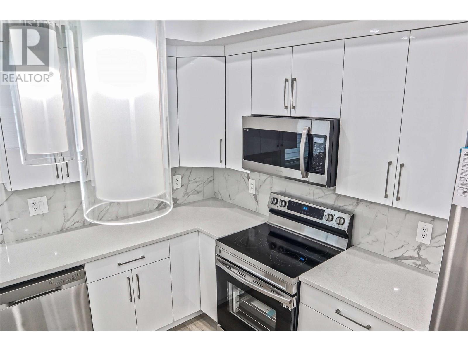 Property Photo: 1354 Rutland Road 16 BC V1X 4Z3