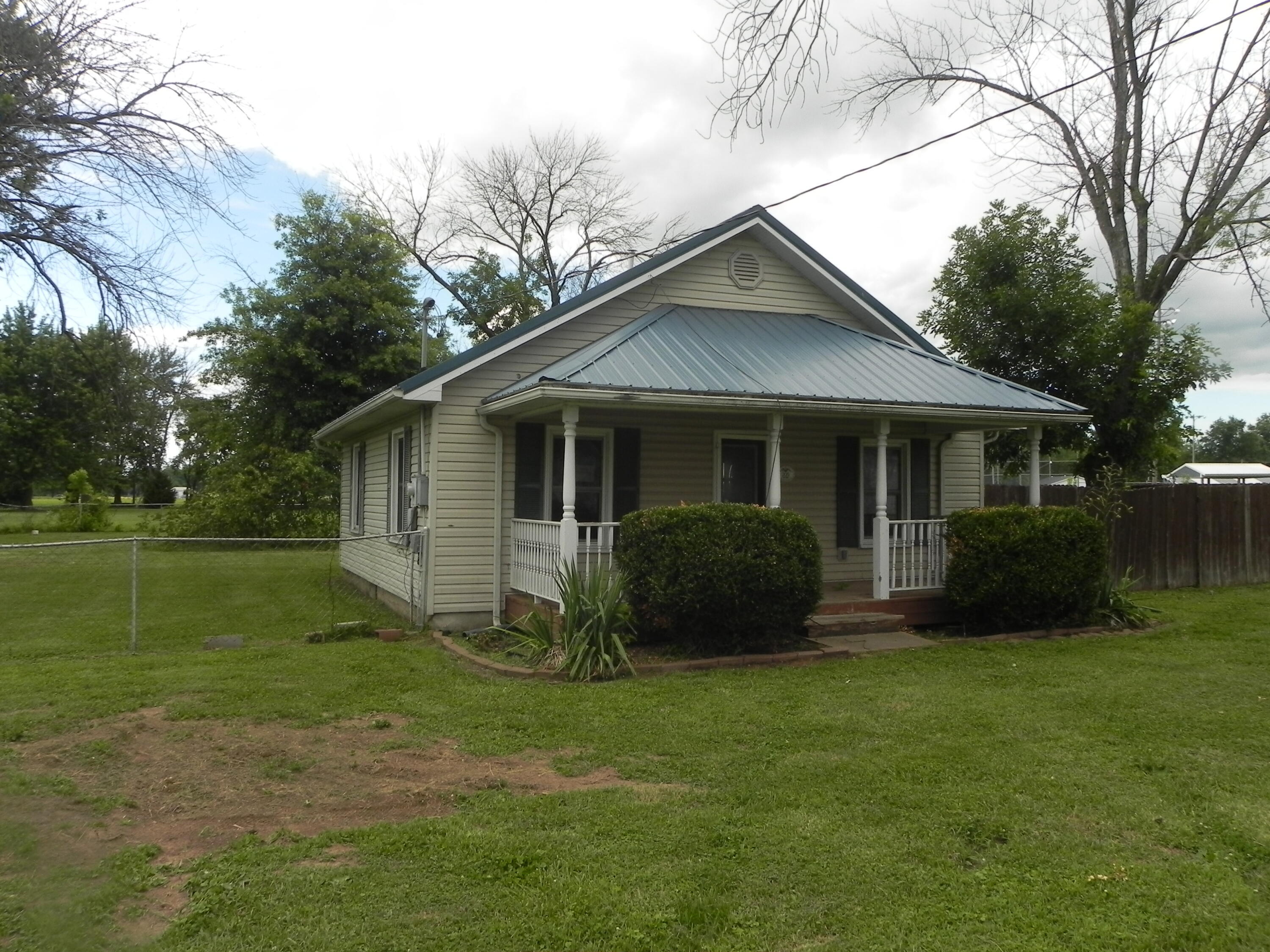 Property Photo:  205 W Harrison St  MO 63345 