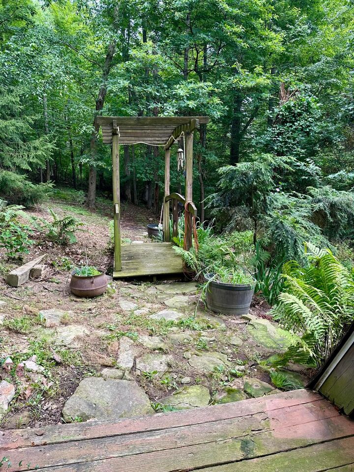 Property Photo:  825 Kickapoo Court  OH 43107 