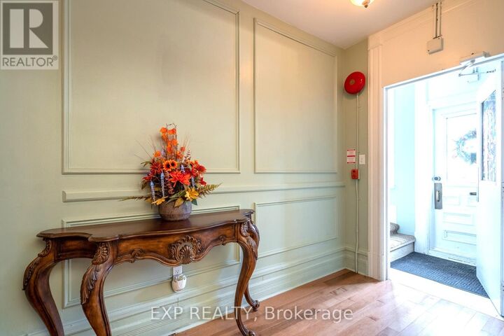 Property Photo: 431 Gilmour Street ON K2P 0R5