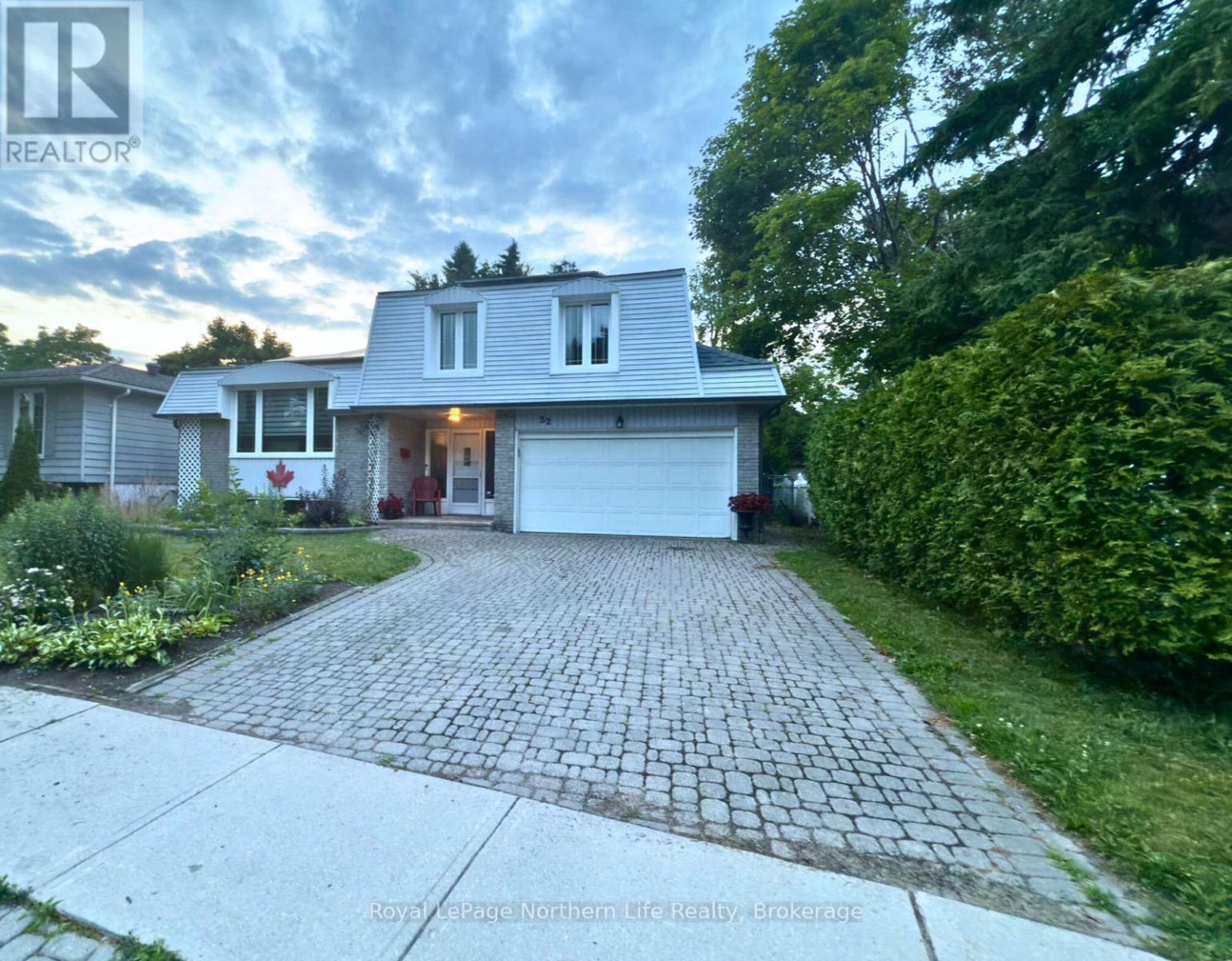 Property Photo: 32 Indian Arrow Road ON L4M 5G3