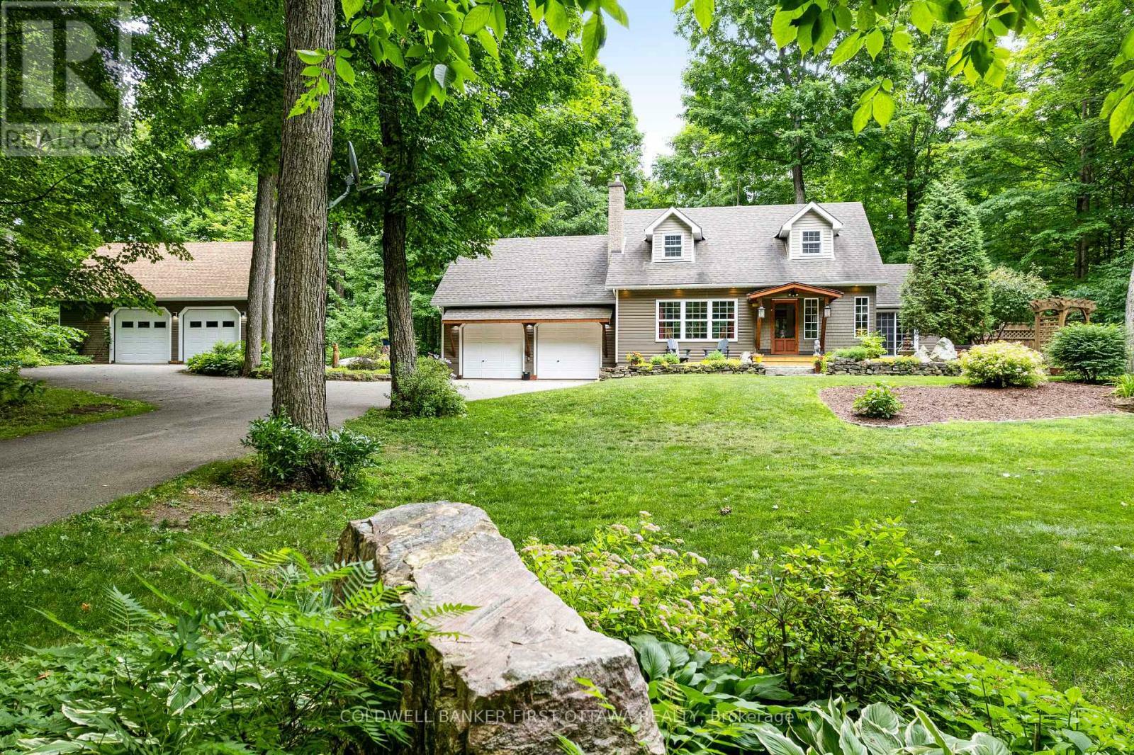 Photo de la propriété: 99 Old Kingston Road ON K0G 1L0